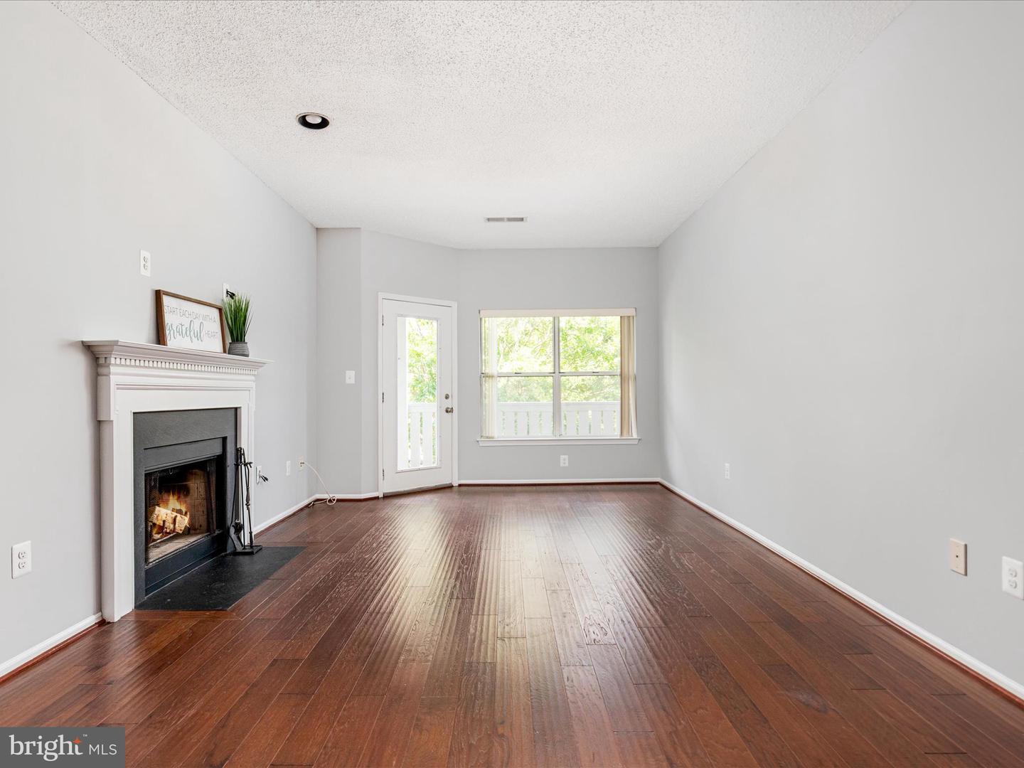 14309 CLIMBING ROSE WAY #204, CENTREVILLE, Virginia 20121, 2 Bedrooms Bedrooms, ,2 BathroomsBathrooms,Residential,For sale,14309 CLIMBING ROSE WAY #204,VAFX2254696 MLS # VAFX2254696