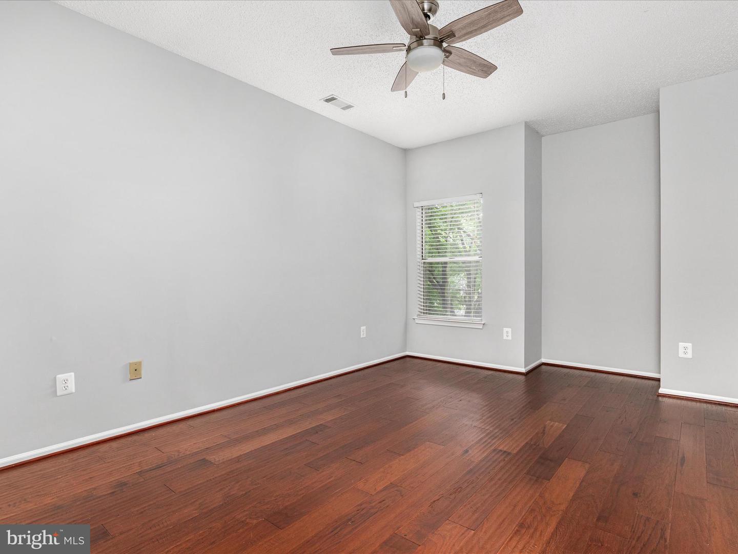 14309 CLIMBING ROSE WAY #204, CENTREVILLE, Virginia 20121, 2 Bedrooms Bedrooms, ,2 BathroomsBathrooms,Residential,For sale,14309 CLIMBING ROSE WAY #204,VAFX2254696 MLS # VAFX2254696