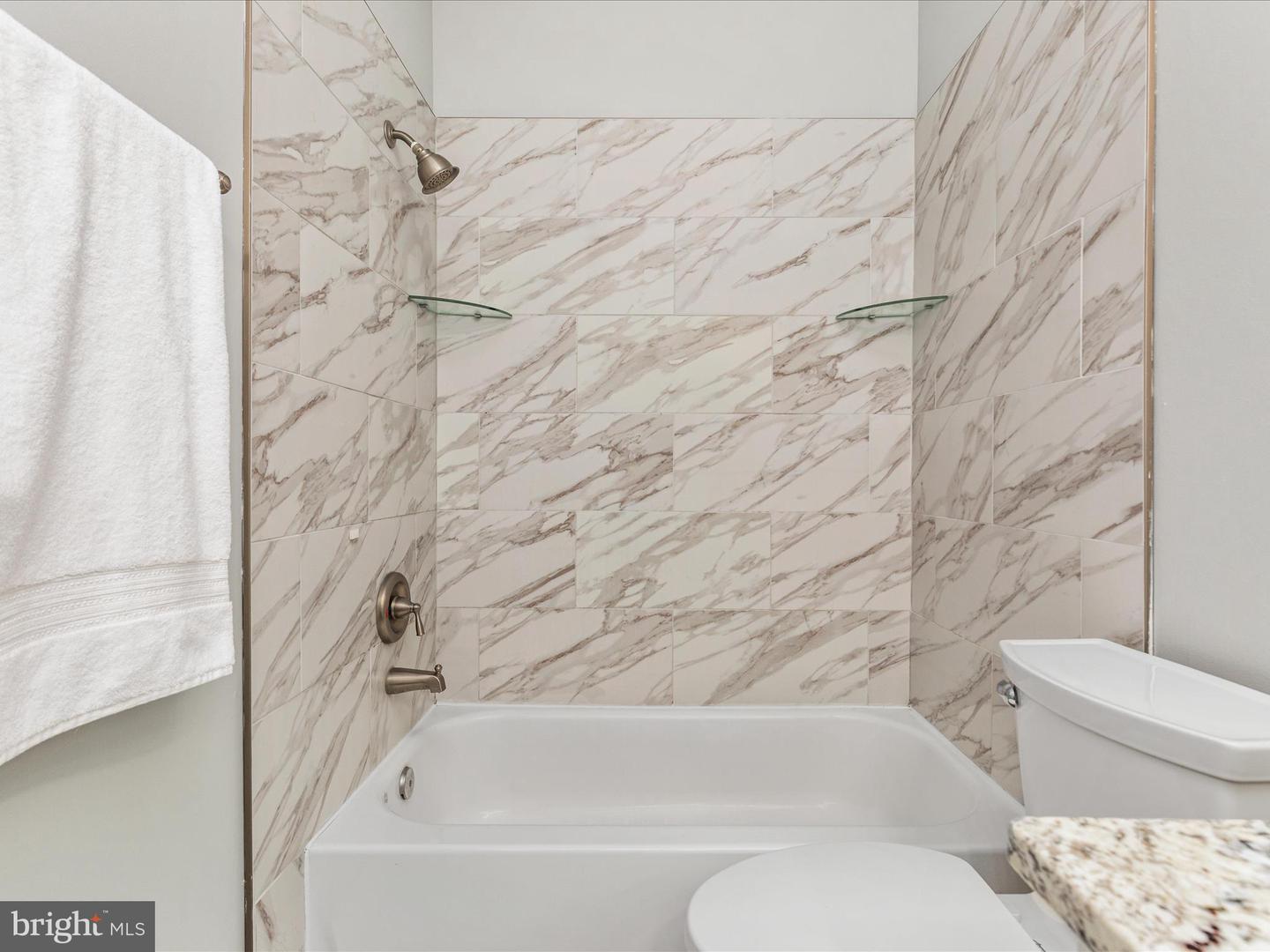 14309 CLIMBING ROSE WAY #204, CENTREVILLE, Virginia 20121, 2 Bedrooms Bedrooms, ,2 BathroomsBathrooms,Residential,For sale,14309 CLIMBING ROSE WAY #204,VAFX2254696 MLS # VAFX2254696