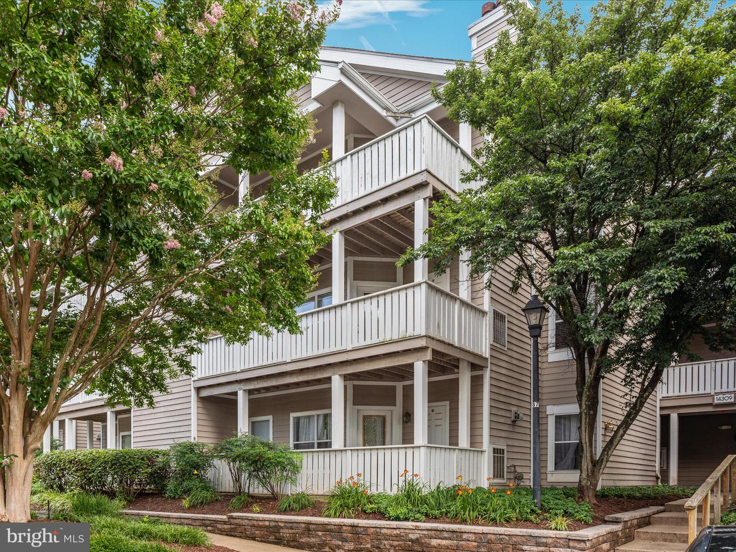14309 CLIMBING ROSE WAY #204, CENTREVILLE, Virginia 20121, 2 Bedrooms Bedrooms, ,2 BathroomsBathrooms,Residential,For sale,14309 CLIMBING ROSE WAY #204,VAFX2254696 MLS # VAFX2254696