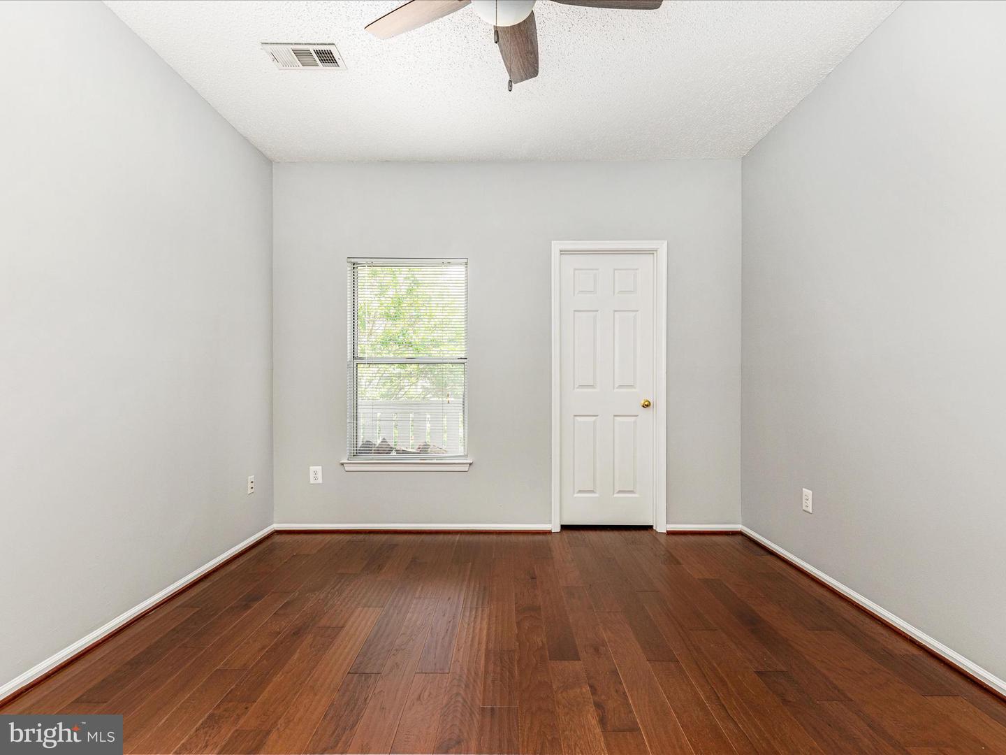 14309 CLIMBING ROSE WAY #204, CENTREVILLE, Virginia 20121, 2 Bedrooms Bedrooms, ,2 BathroomsBathrooms,Residential,For sale,14309 CLIMBING ROSE WAY #204,VAFX2254696 MLS # VAFX2254696