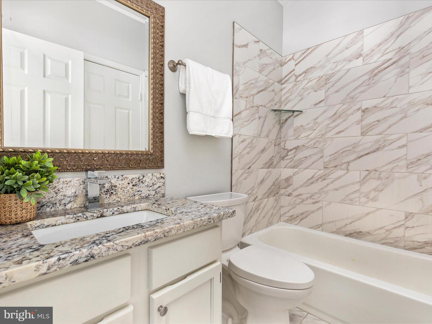 14309 CLIMBING ROSE WAY #204, CENTREVILLE, Virginia 20121, 2 Bedrooms Bedrooms, ,2 BathroomsBathrooms,Residential,For sale,14309 CLIMBING ROSE WAY #204,VAFX2254696 MLS # VAFX2254696