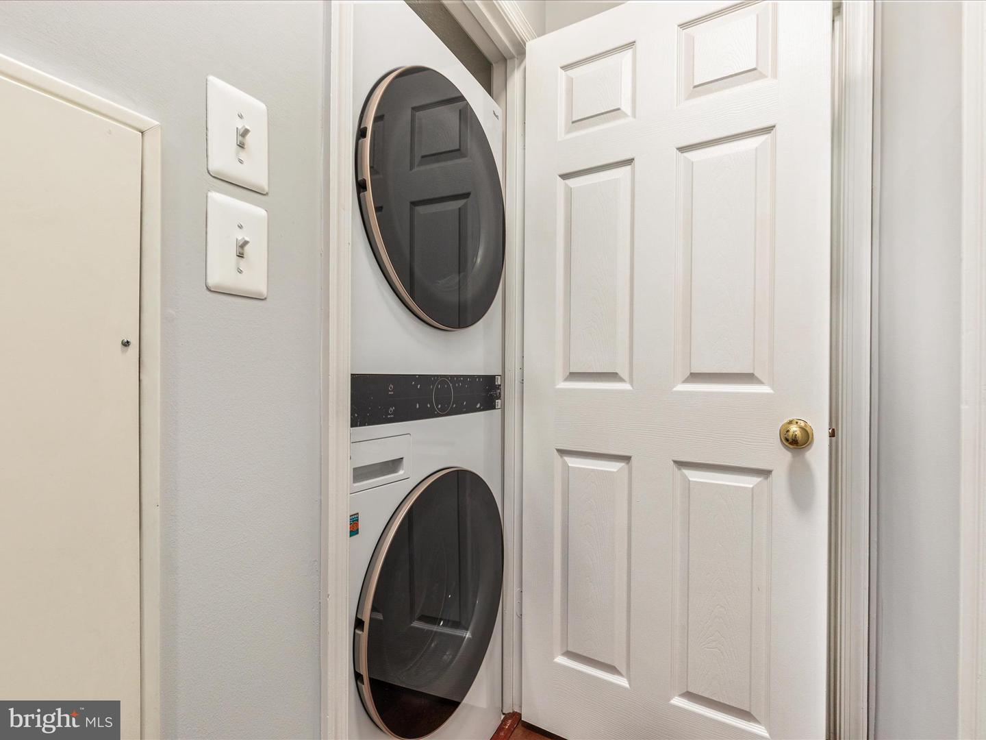 14309 CLIMBING ROSE WAY #204, CENTREVILLE, Virginia 20121, 2 Bedrooms Bedrooms, ,2 BathroomsBathrooms,Residential,For sale,14309 CLIMBING ROSE WAY #204,VAFX2254696 MLS # VAFX2254696