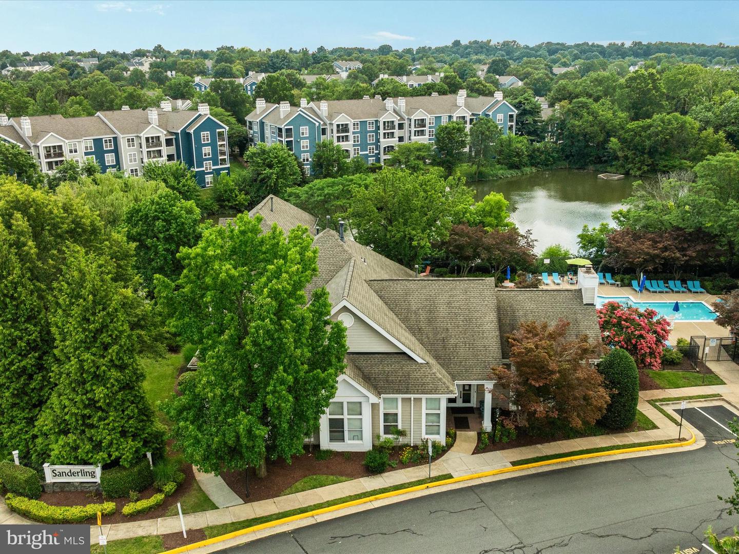 14309 CLIMBING ROSE WAY #204, CENTREVILLE, Virginia 20121, 2 Bedrooms Bedrooms, ,2 BathroomsBathrooms,Residential,For sale,14309 CLIMBING ROSE WAY #204,VAFX2254696 MLS # VAFX2254696