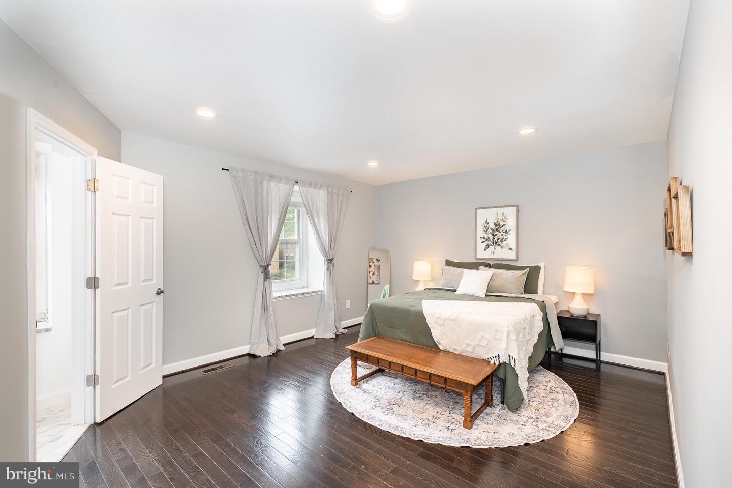 6916 LAFAYETTE PARK DR, ANNANDALE, Virginia 22003, 3 Bedrooms Bedrooms, ,3 BathroomsBathrooms,Residential,For sale,6916 LAFAYETTE PARK DR,VAFX2254768 MLS # VAFX2254768