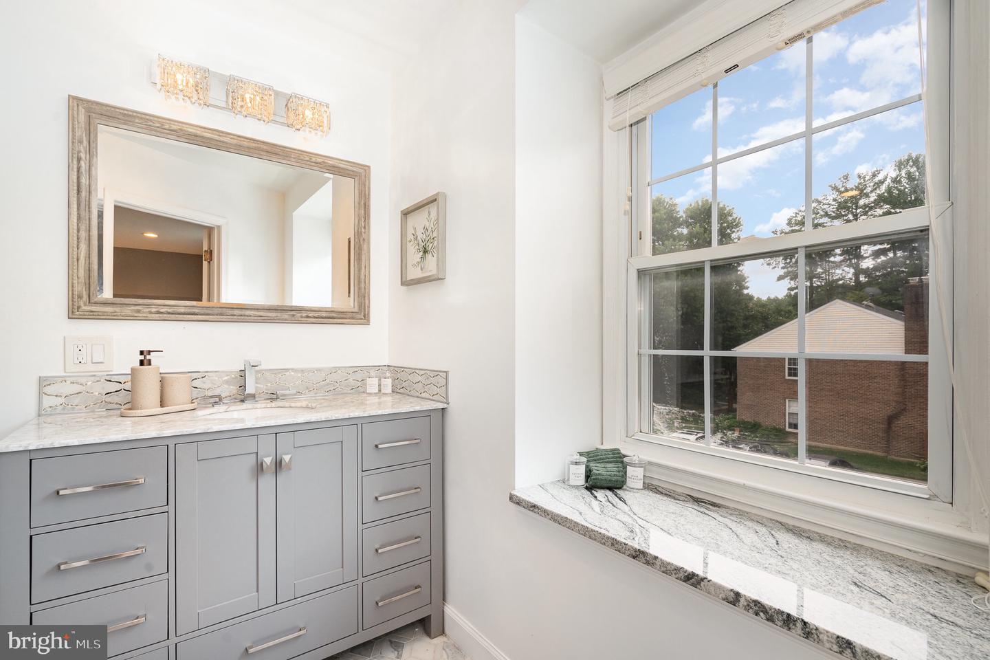 6916 LAFAYETTE PARK DR, ANNANDALE, Virginia 22003, 3 Bedrooms Bedrooms, ,3 BathroomsBathrooms,Residential,For sale,6916 LAFAYETTE PARK DR,VAFX2254768 MLS # VAFX2254768