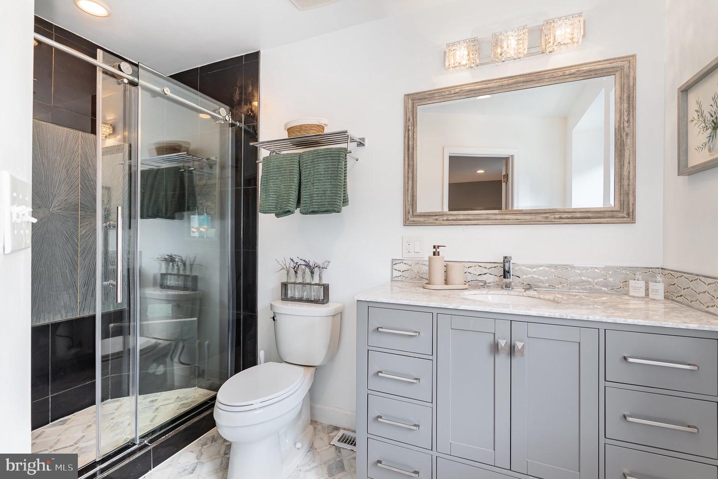 6916 LAFAYETTE PARK DR, ANNANDALE, Virginia 22003, 3 Bedrooms Bedrooms, ,3 BathroomsBathrooms,Residential,For sale,6916 LAFAYETTE PARK DR,VAFX2254768 MLS # VAFX2254768