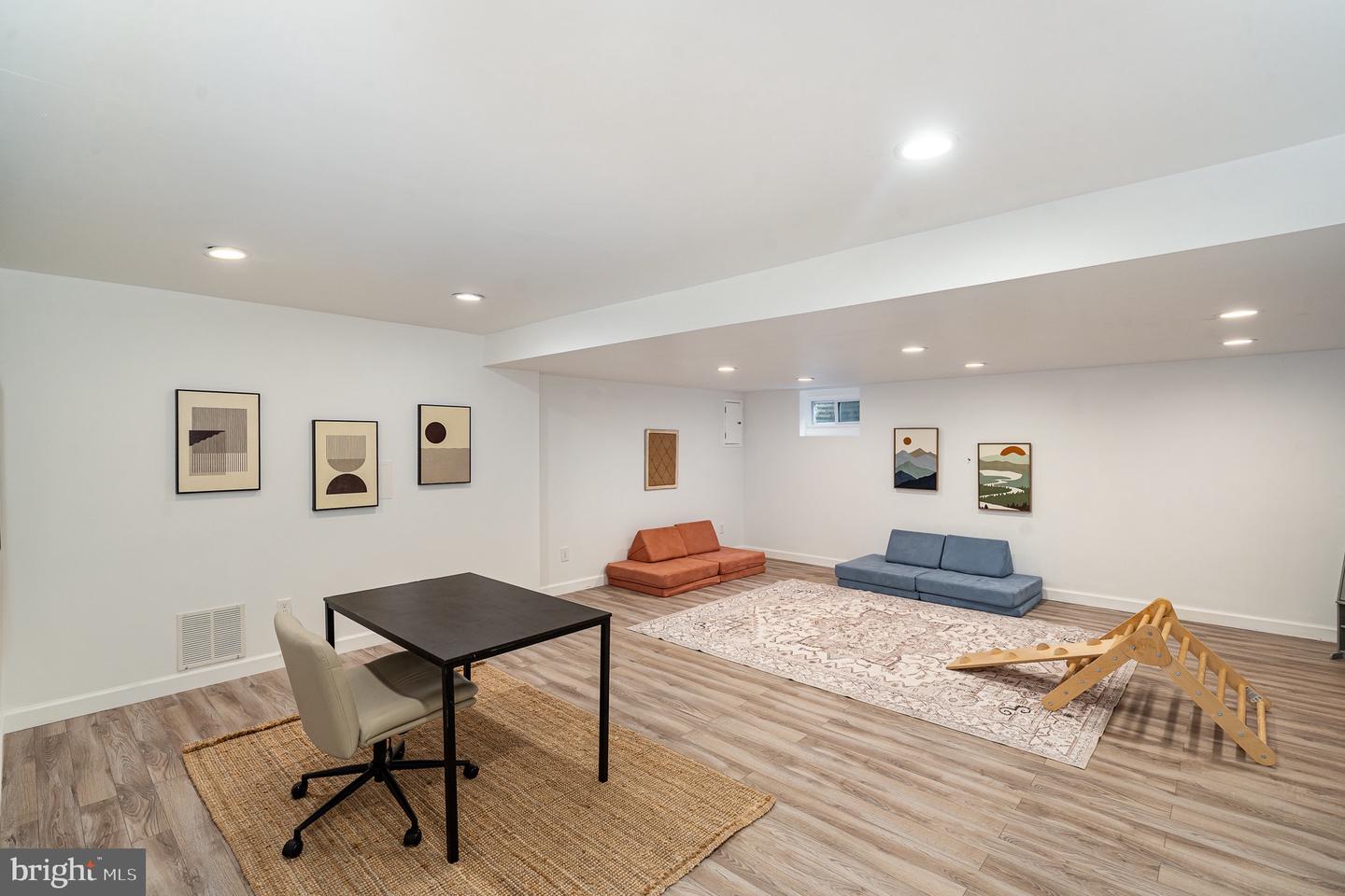 6916 LAFAYETTE PARK DR, ANNANDALE, Virginia 22003, 3 Bedrooms Bedrooms, ,3 BathroomsBathrooms,Residential,For sale,6916 LAFAYETTE PARK DR,VAFX2254768 MLS # VAFX2254768