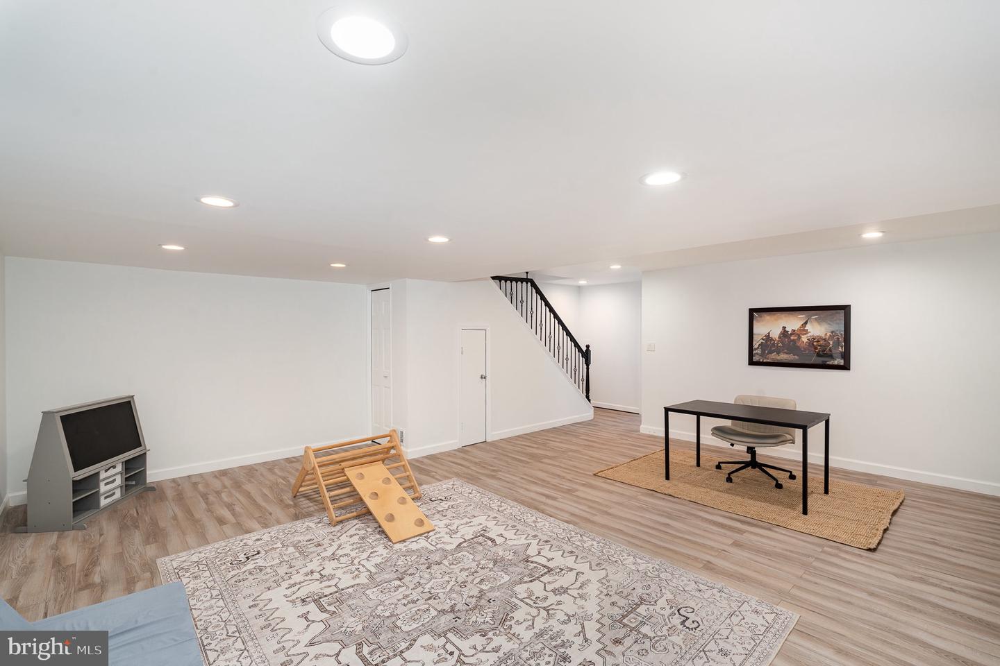 6916 LAFAYETTE PARK DR, ANNANDALE, Virginia 22003, 3 Bedrooms Bedrooms, ,3 BathroomsBathrooms,Residential,For sale,6916 LAFAYETTE PARK DR,VAFX2254768 MLS # VAFX2254768