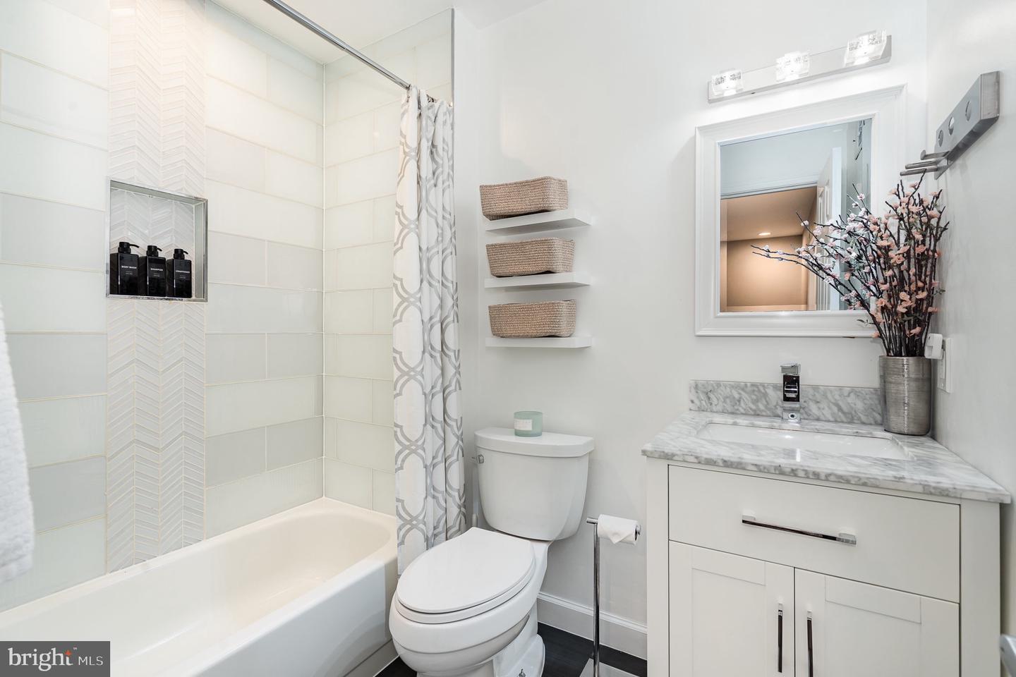 6916 LAFAYETTE PARK DR, ANNANDALE, Virginia 22003, 3 Bedrooms Bedrooms, ,3 BathroomsBathrooms,Residential,For sale,6916 LAFAYETTE PARK DR,VAFX2254768 MLS # VAFX2254768