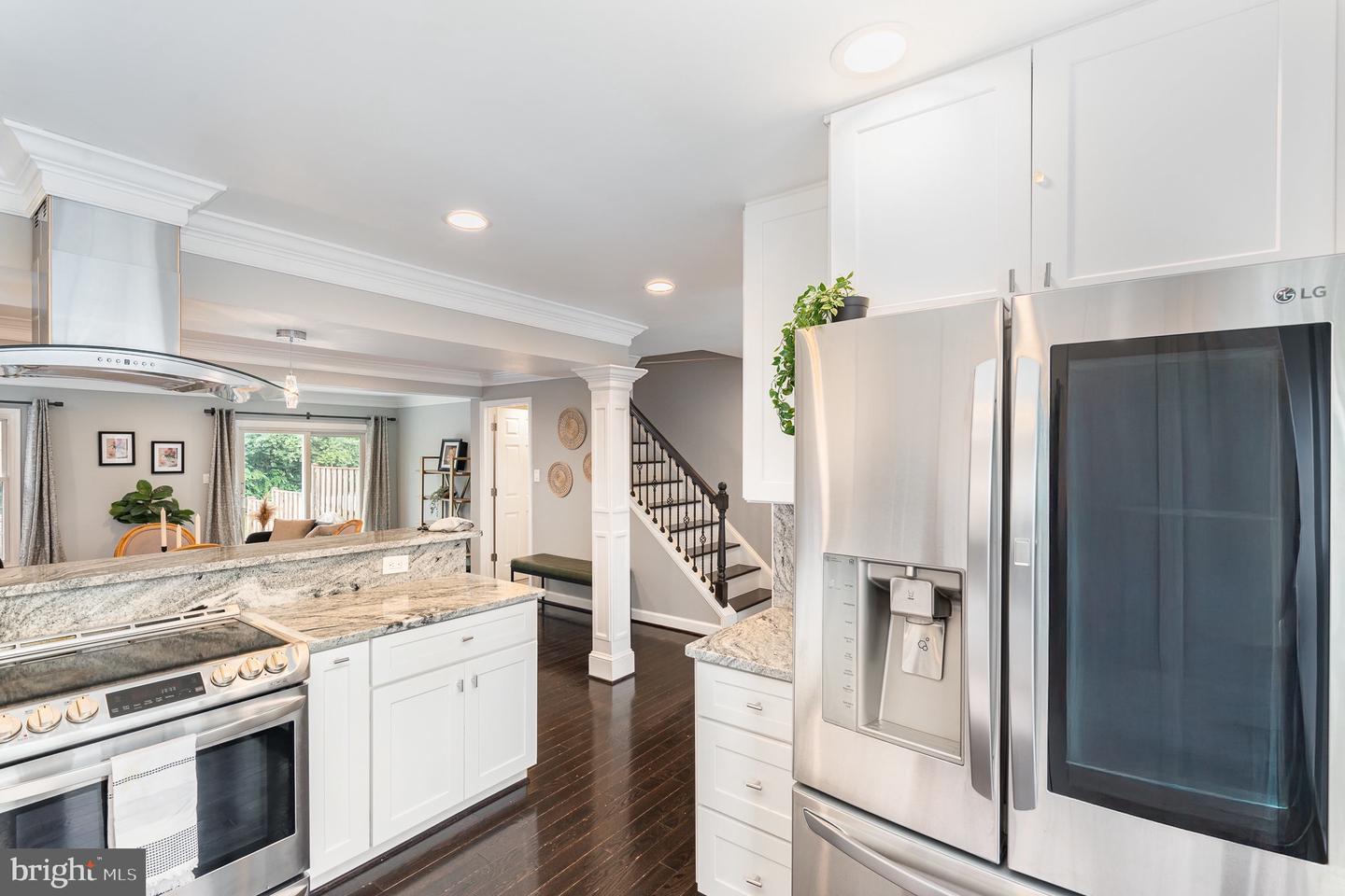 6916 LAFAYETTE PARK DR, ANNANDALE, Virginia 22003, 3 Bedrooms Bedrooms, ,3 BathroomsBathrooms,Residential,For sale,6916 LAFAYETTE PARK DR,VAFX2254768 MLS # VAFX2254768