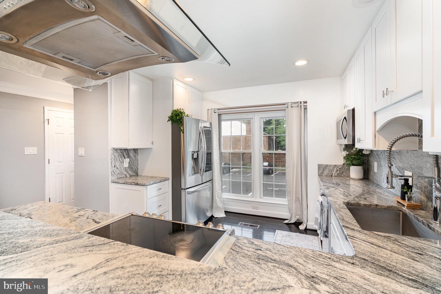 6916 LAFAYETTE PARK DR, ANNANDALE, Virginia 22003, 3 Bedrooms Bedrooms, ,3 BathroomsBathrooms,Residential,For sale,6916 LAFAYETTE PARK DR,VAFX2254768 MLS # VAFX2254768