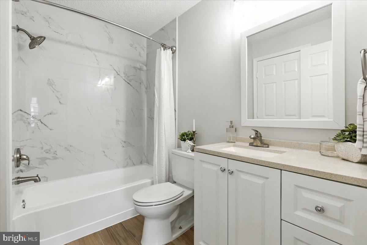 12001 GOLF RIDGE CT #302, FAIRFAX, Virginia 22033, 2 Bedrooms Bedrooms, ,2 BathroomsBathrooms,Residential,For sale,12001 GOLF RIDGE CT #302,VAFX2254772 MLS # VAFX2254772