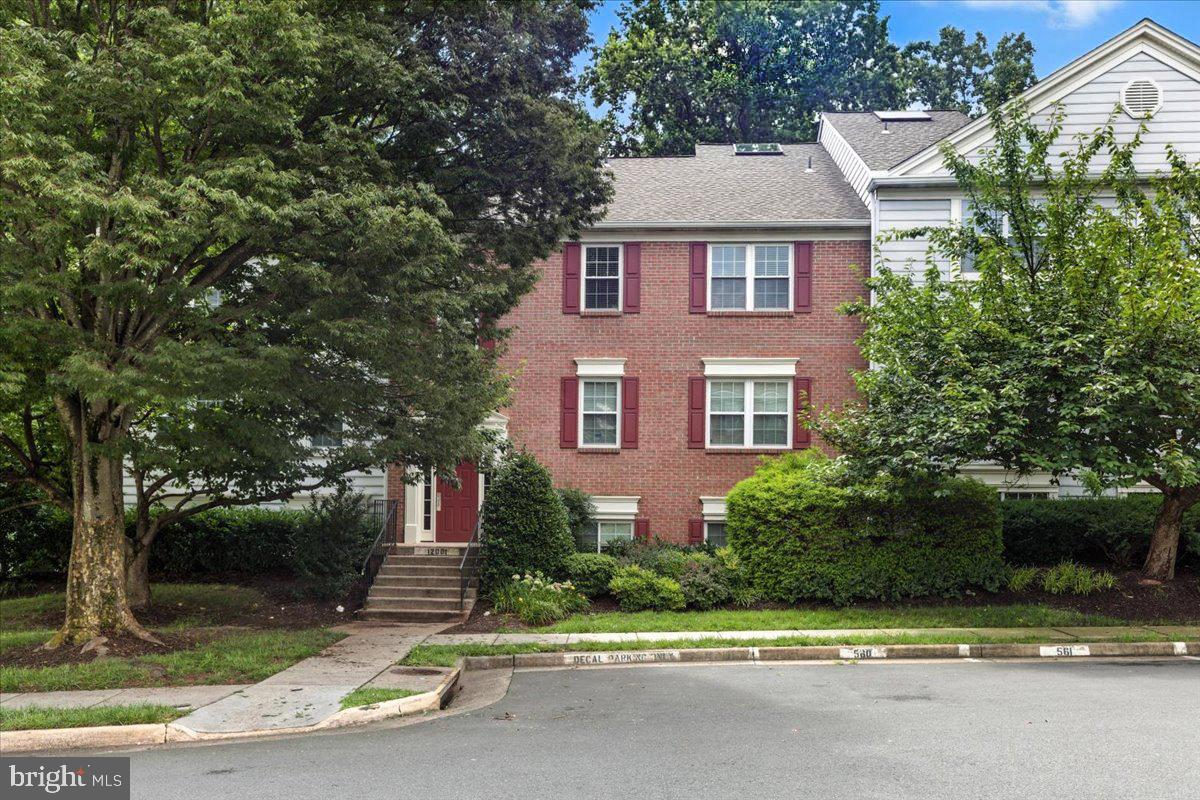 12001 GOLF RIDGE CT #302, FAIRFAX, Virginia 22033, 2 Bedrooms Bedrooms, ,2 BathroomsBathrooms,Residential,For sale,12001 GOLF RIDGE CT #302,VAFX2254772 MLS # VAFX2254772