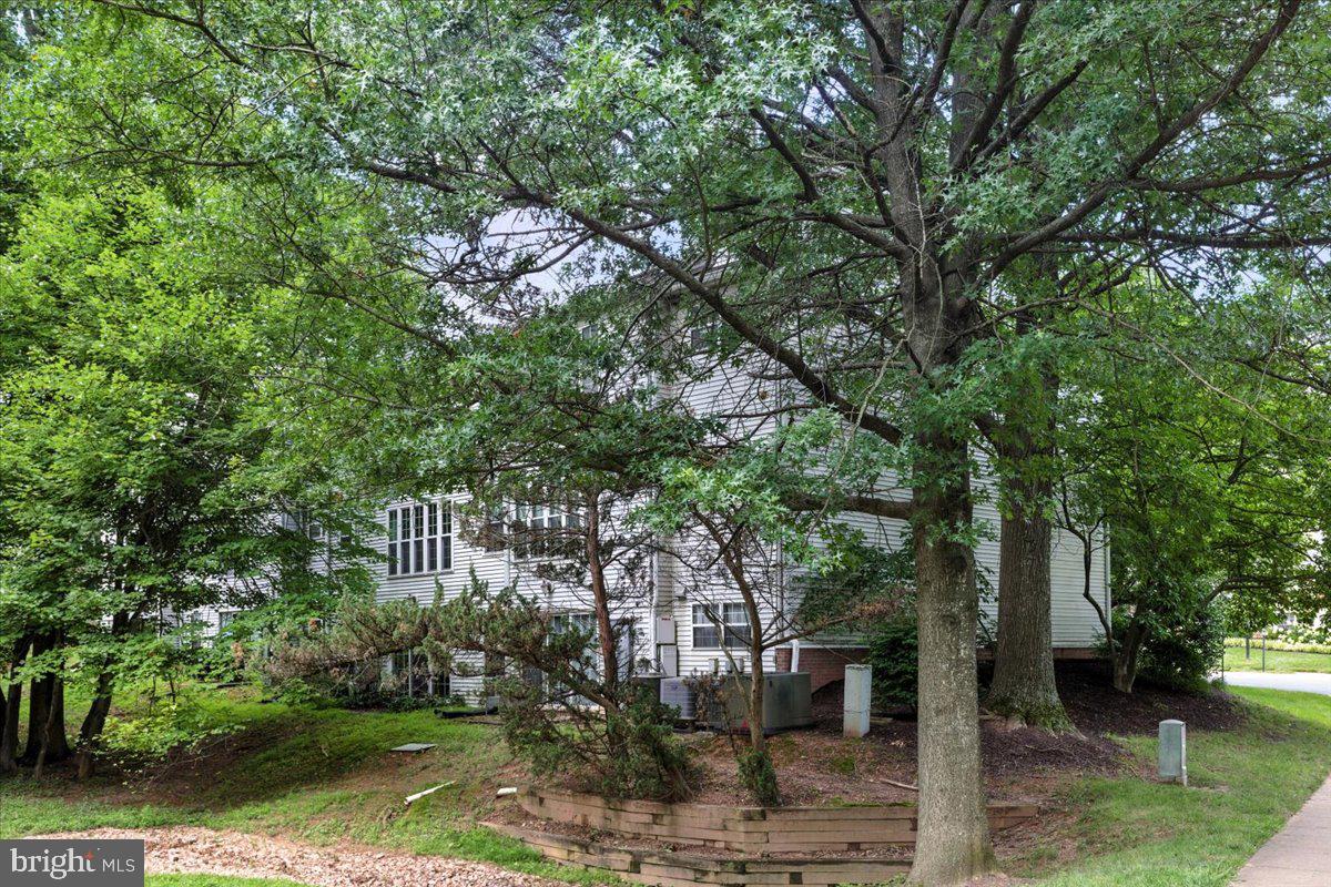 12001 GOLF RIDGE CT #302, FAIRFAX, Virginia 22033, 2 Bedrooms Bedrooms, ,2 BathroomsBathrooms,Residential,For sale,12001 GOLF RIDGE CT #302,VAFX2254772 MLS # VAFX2254772