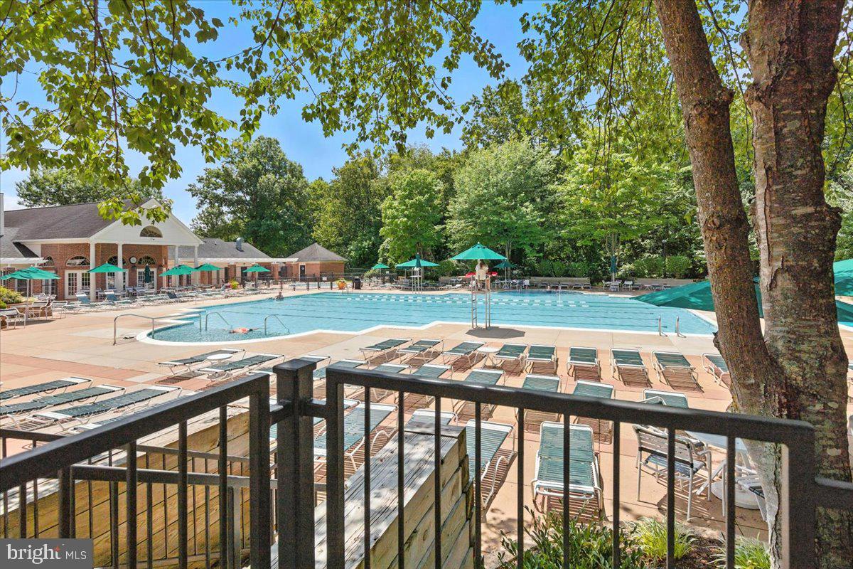 12001 GOLF RIDGE CT #302, FAIRFAX, Virginia 22033, 2 Bedrooms Bedrooms, ,2 BathroomsBathrooms,Residential,For sale,12001 GOLF RIDGE CT #302,VAFX2254772 MLS # VAFX2254772