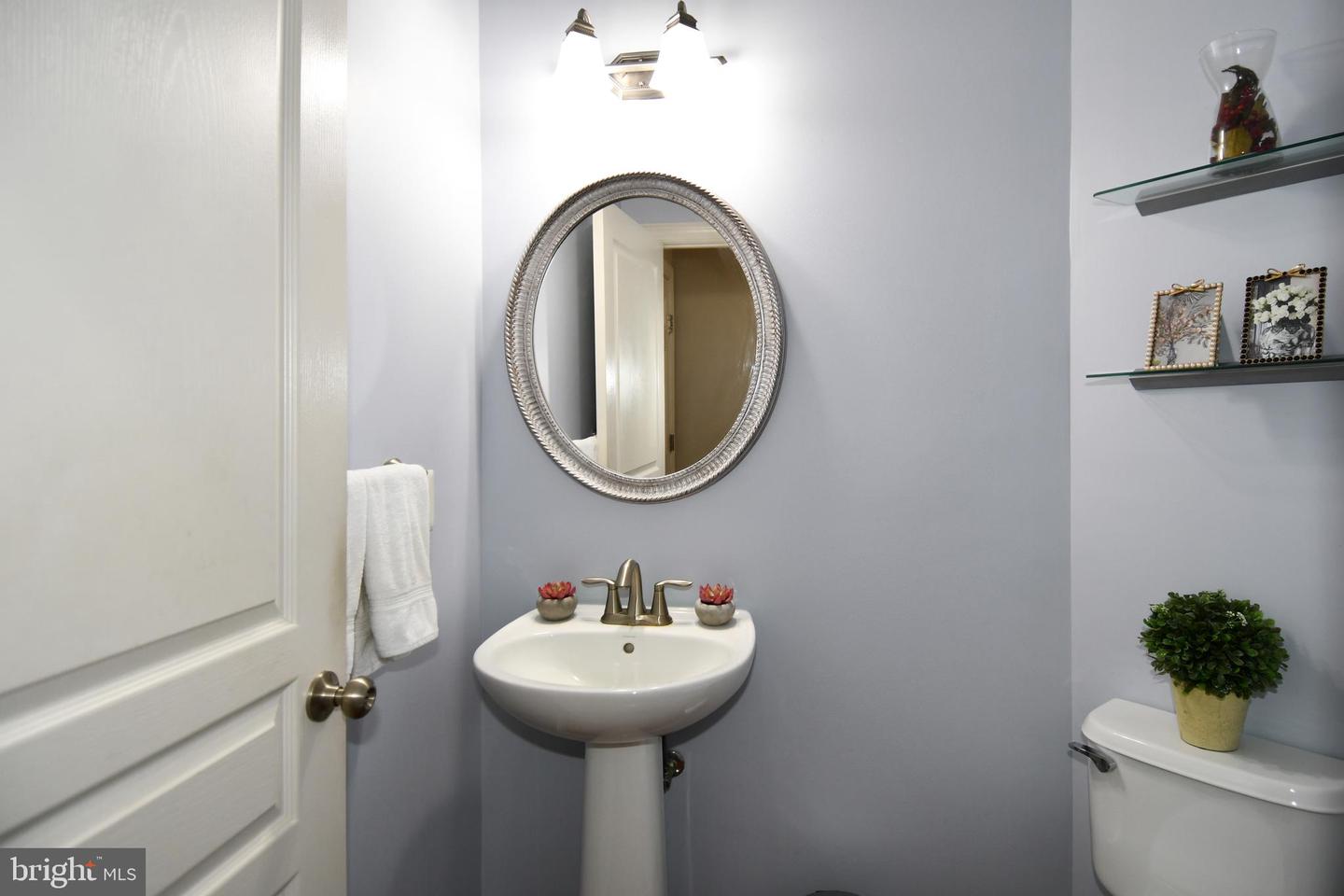 5611 VICTORY LOOP, MANASSAS, Virginia 20112, 4 Bedrooms Bedrooms, ,4 BathroomsBathrooms,Residential,For sale,5611 VICTORY LOOP,VAPW2098966 MLS # VAPW2098966