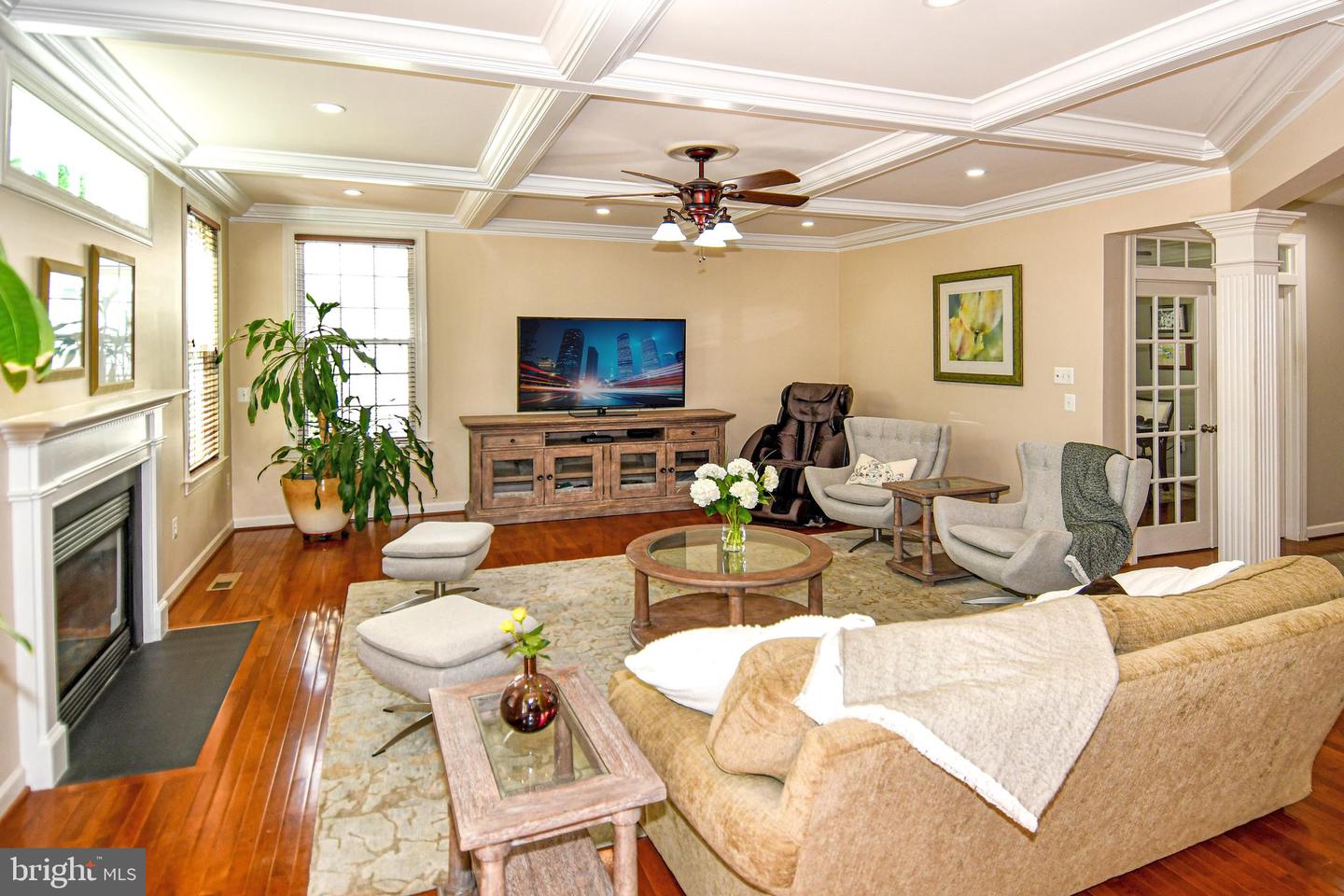 5611 VICTORY LOOP, MANASSAS, Virginia 20112, 4 Bedrooms Bedrooms, ,4 BathroomsBathrooms,Residential,For sale,5611 VICTORY LOOP,VAPW2098966 MLS # VAPW2098966