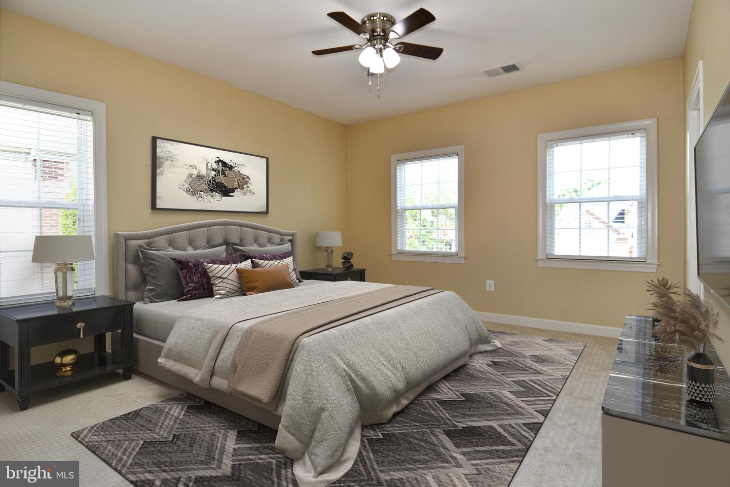 5611 VICTORY LOOP, MANASSAS, Virginia 20112, 4 Bedrooms Bedrooms, ,4 BathroomsBathrooms,Residential,For sale,5611 VICTORY LOOP,VAPW2098966 MLS # VAPW2098966