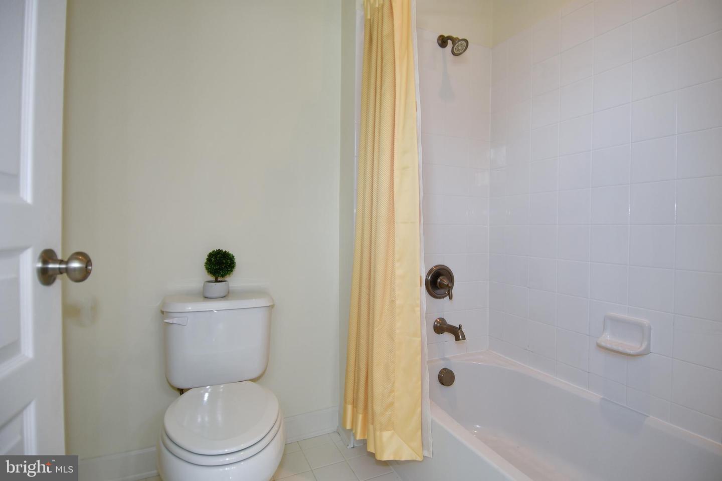 5611 VICTORY LOOP, MANASSAS, Virginia 20112, 4 Bedrooms Bedrooms, ,4 BathroomsBathrooms,Residential,For sale,5611 VICTORY LOOP,VAPW2098966 MLS # VAPW2098966