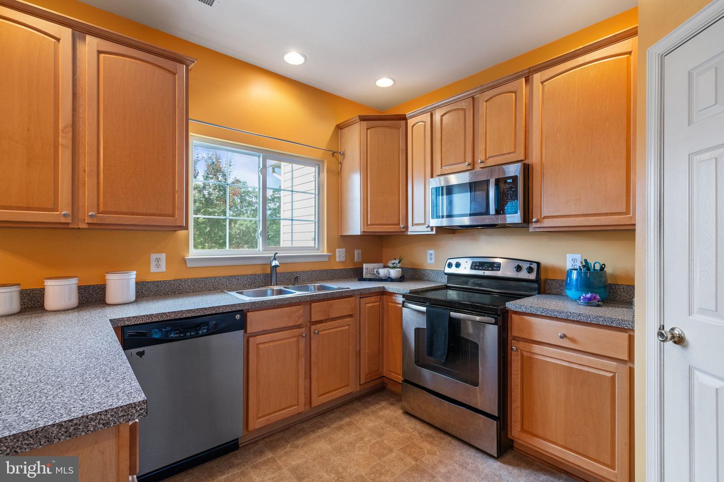 12311 JARROW LN, BRISTOW, Virginia 20136, 3 Bedrooms Bedrooms, ,2 BathroomsBathrooms,Residential,For sale,12311 JARROW LN,VAPW2098972 MLS # VAPW2098972