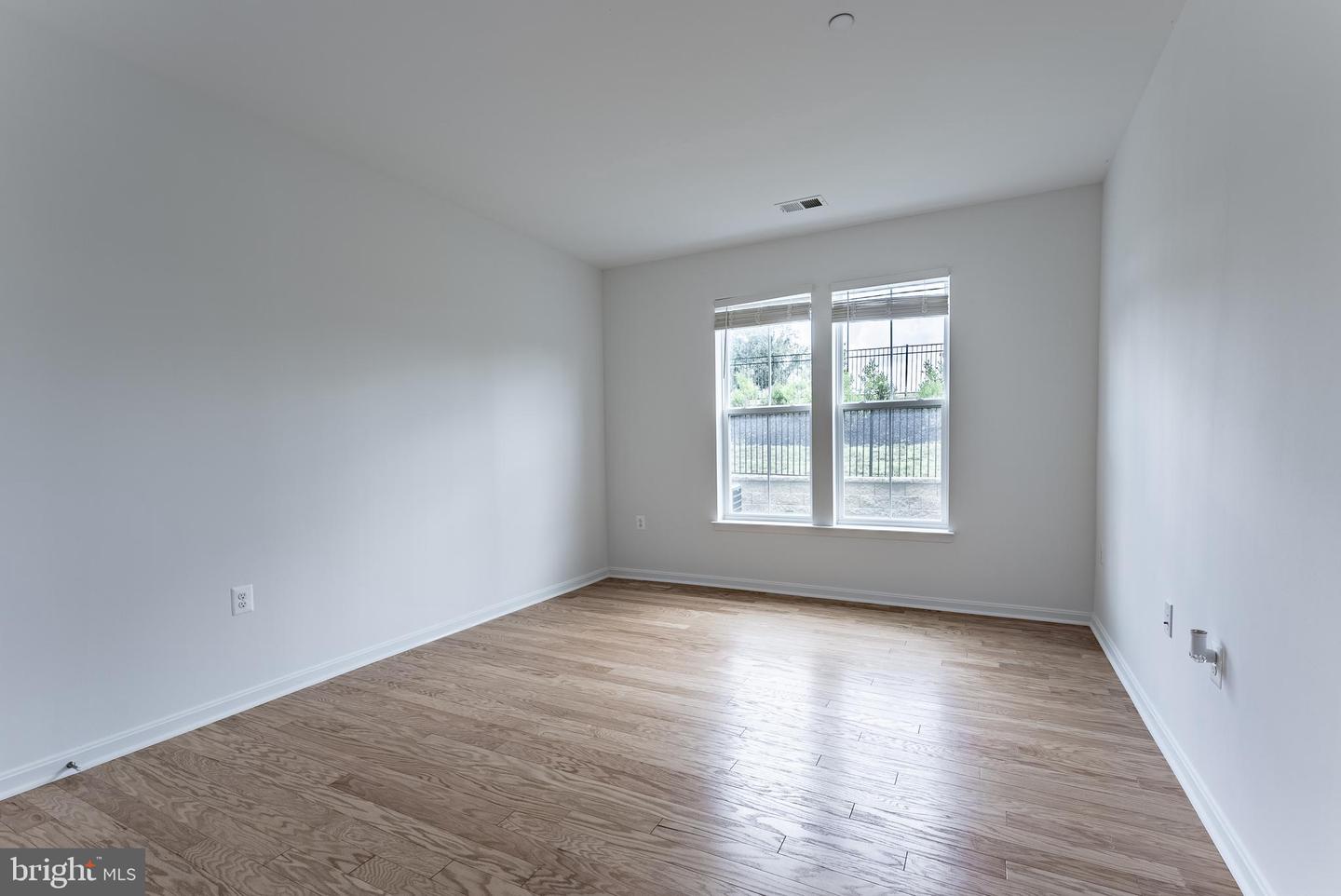 3700 HAVERTILL LN #104, WOODBRIDGE, Virginia 22193, 2 Bedrooms Bedrooms, ,2 BathroomsBathrooms,Residential,For sale,3700 HAVERTILL LN #104,VAPW2098846 MLS # VAPW2098846