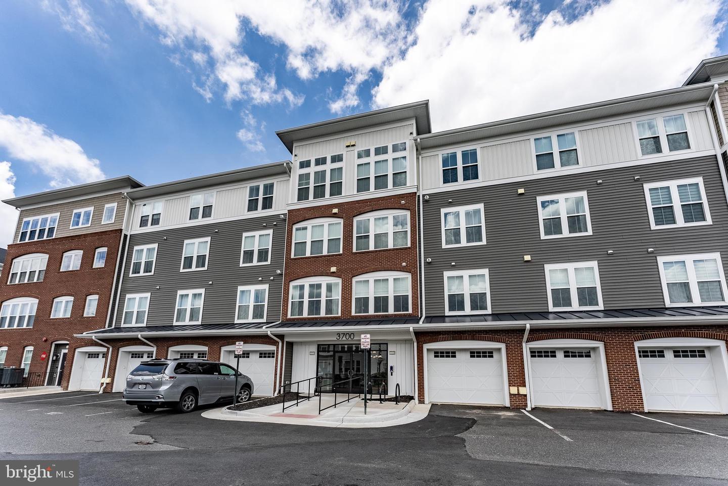 3700 HAVERTILL LN #104, WOODBRIDGE, Virginia 22193, 2 Bedrooms Bedrooms, ,2 BathroomsBathrooms,Residential,For sale,3700 HAVERTILL LN #104,VAPW2098846 MLS # VAPW2098846