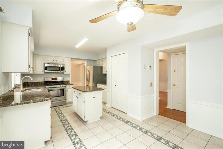 2902 CHEVOIT HILL CT, WOODBRIDGE, Virginia 22191, 4 Bedrooms Bedrooms, ,2 BathroomsBathrooms,Residential,For sale,2902 CHEVOIT HILL CT,VAPW2098984 MLS # VAPW2098984