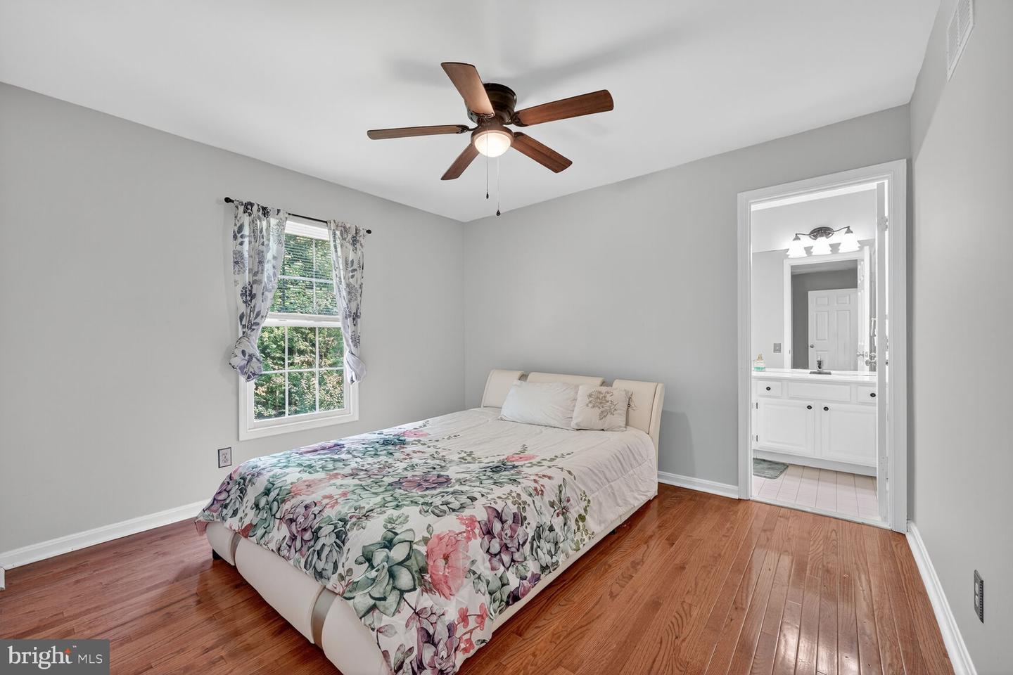 2902 CHEVOIT HILL CT, WOODBRIDGE, Virginia 22191, 4 Bedrooms Bedrooms, ,2 BathroomsBathrooms,Residential,For sale,2902 CHEVOIT HILL CT,VAPW2098984 MLS # VAPW2098984
