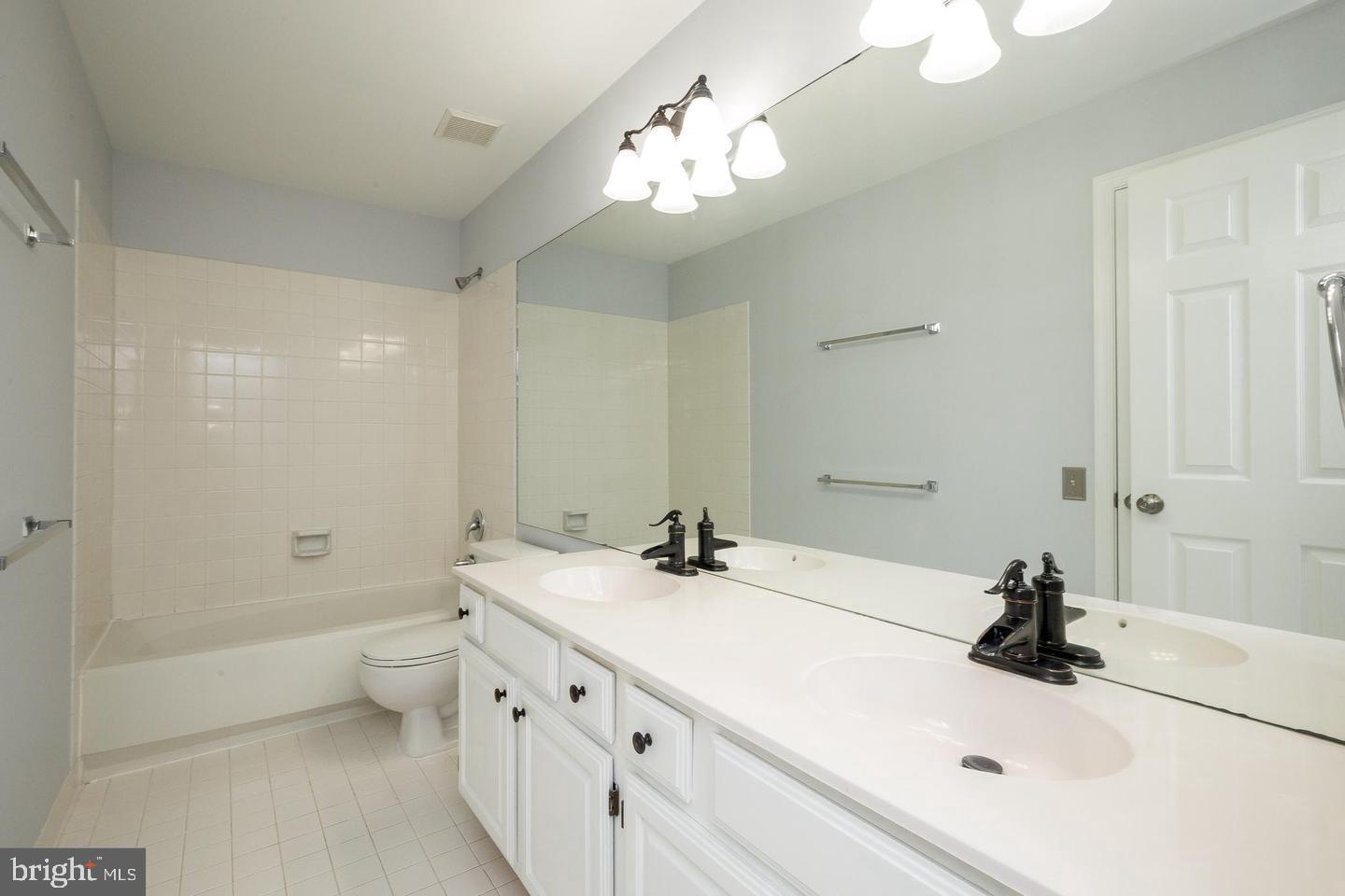 2902 CHEVOIT HILL CT, WOODBRIDGE, Virginia 22191, 4 Bedrooms Bedrooms, ,2 BathroomsBathrooms,Residential,For sale,2902 CHEVOIT HILL CT,VAPW2098984 MLS # VAPW2098984