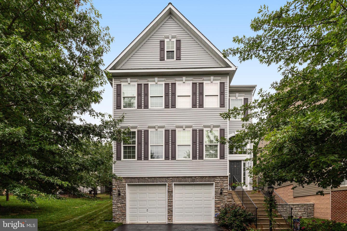 3105 EAGLE TALON ST, WOODBRIDGE, Virginia 22191, 4 Bedrooms Bedrooms, ,4 BathroomsBathrooms,Residential,For sale,3105 EAGLE TALON ST,VAPW2098988 MLS # VAPW2098988