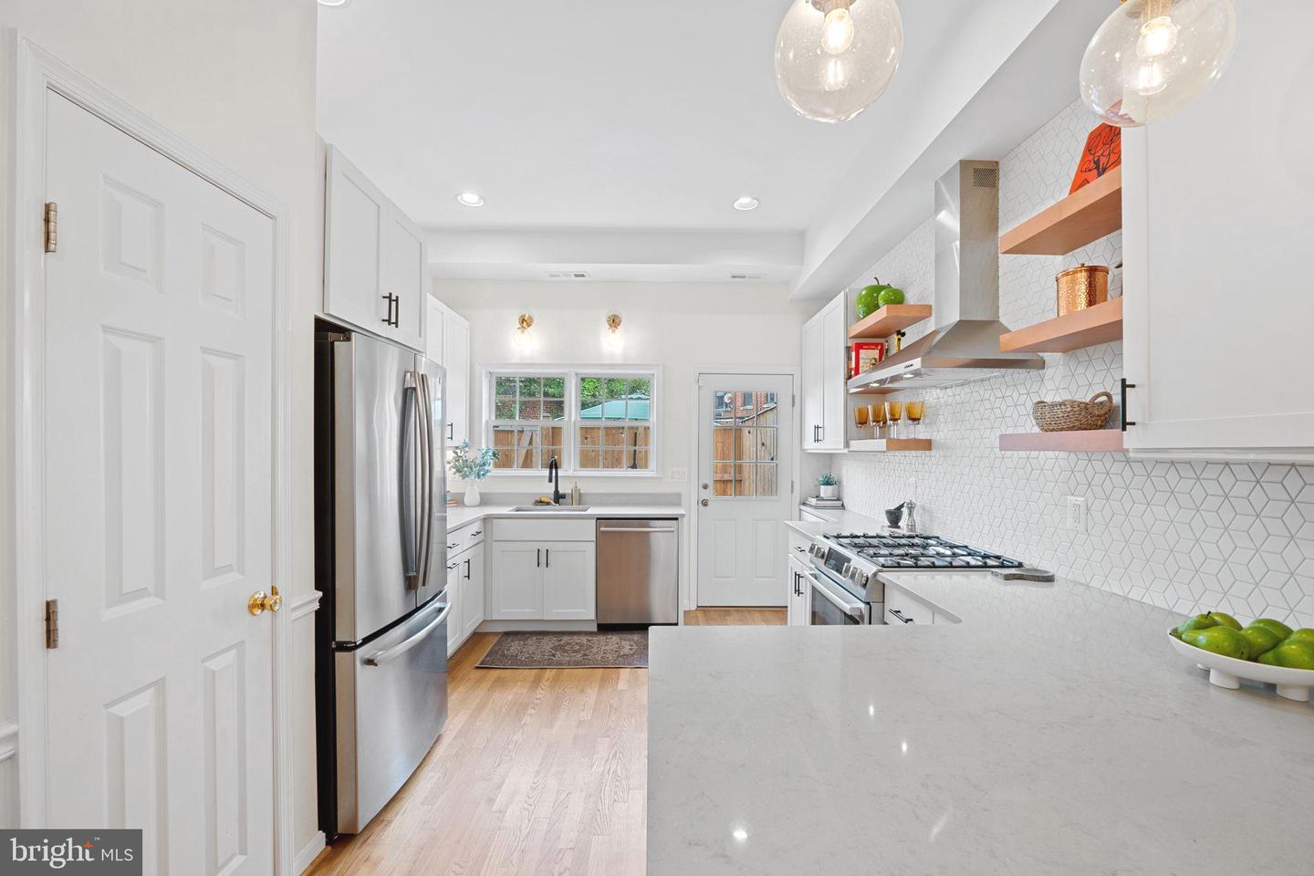 816 D ST NE, WASHINGTON, District Of Columbia 20002, 3 Bedrooms Bedrooms, ,2 BathroomsBathrooms,Residential,For sale,816 D ST NE,DCDC2209884 MLS # DCDC2209884