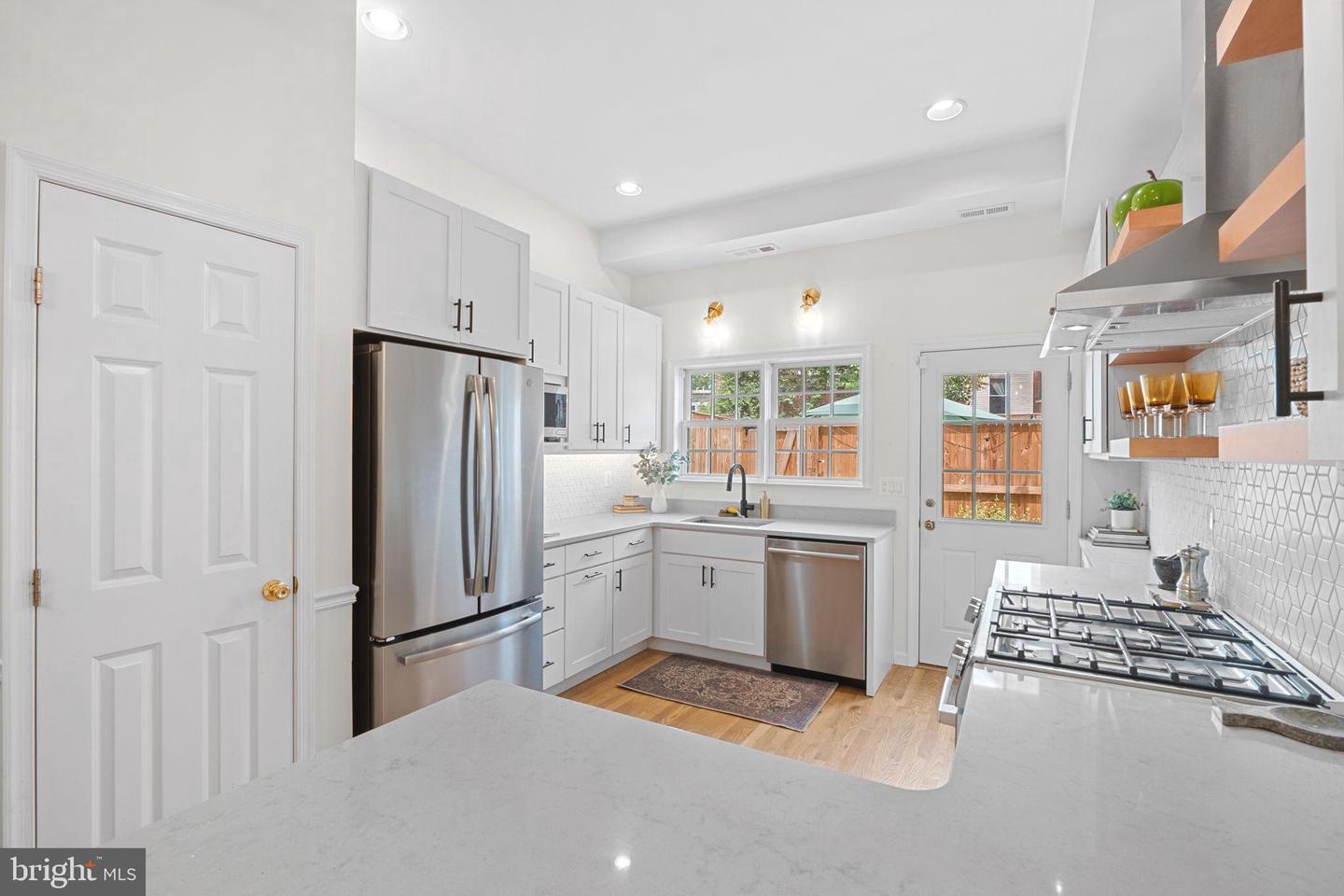 816 D ST NE, WASHINGTON, District Of Columbia 20002, 3 Bedrooms Bedrooms, ,2 BathroomsBathrooms,Residential,For sale,816 D ST NE,DCDC2209884 MLS # DCDC2209884