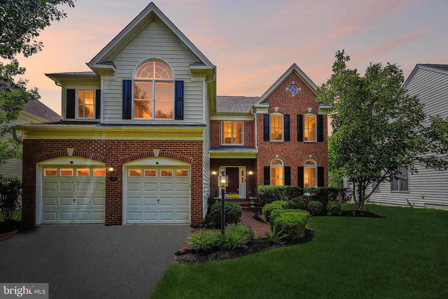 5518 HILLSMAN FARM LN, HAYMARKET, Virginia 20169, 4 Bedrooms Bedrooms, ,4 BathroomsBathrooms,Residential,For sale,5518 HILLSMAN FARM LN,VAPW2099016 MLS # VAPW2099016