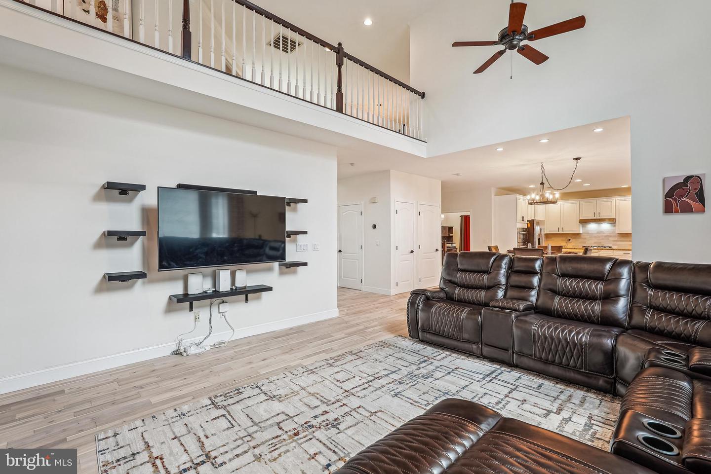 5518 HILLSMAN FARM LN, HAYMARKET, Virginia 20169, 4 Bedrooms Bedrooms, ,4 BathroomsBathrooms,Residential,For sale,5518 HILLSMAN FARM LN,VAPW2099016 MLS # VAPW2099016