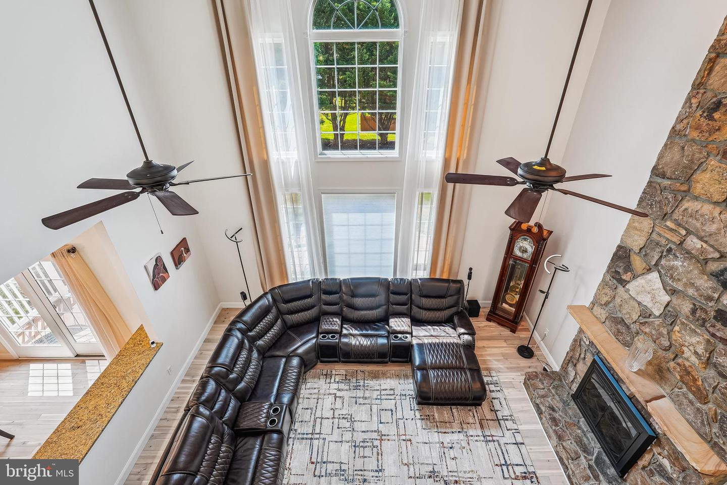 5518 HILLSMAN FARM LN, HAYMARKET, Virginia 20169, 4 Bedrooms Bedrooms, ,4 BathroomsBathrooms,Residential,For sale,5518 HILLSMAN FARM LN,VAPW2099016 MLS # VAPW2099016