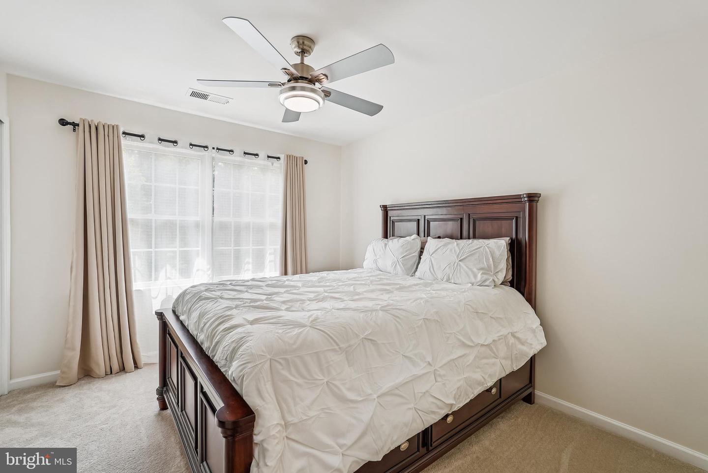 5518 HILLSMAN FARM LN, HAYMARKET, Virginia 20169, 4 Bedrooms Bedrooms, ,4 BathroomsBathrooms,Residential,For sale,5518 HILLSMAN FARM LN,VAPW2099016 MLS # VAPW2099016