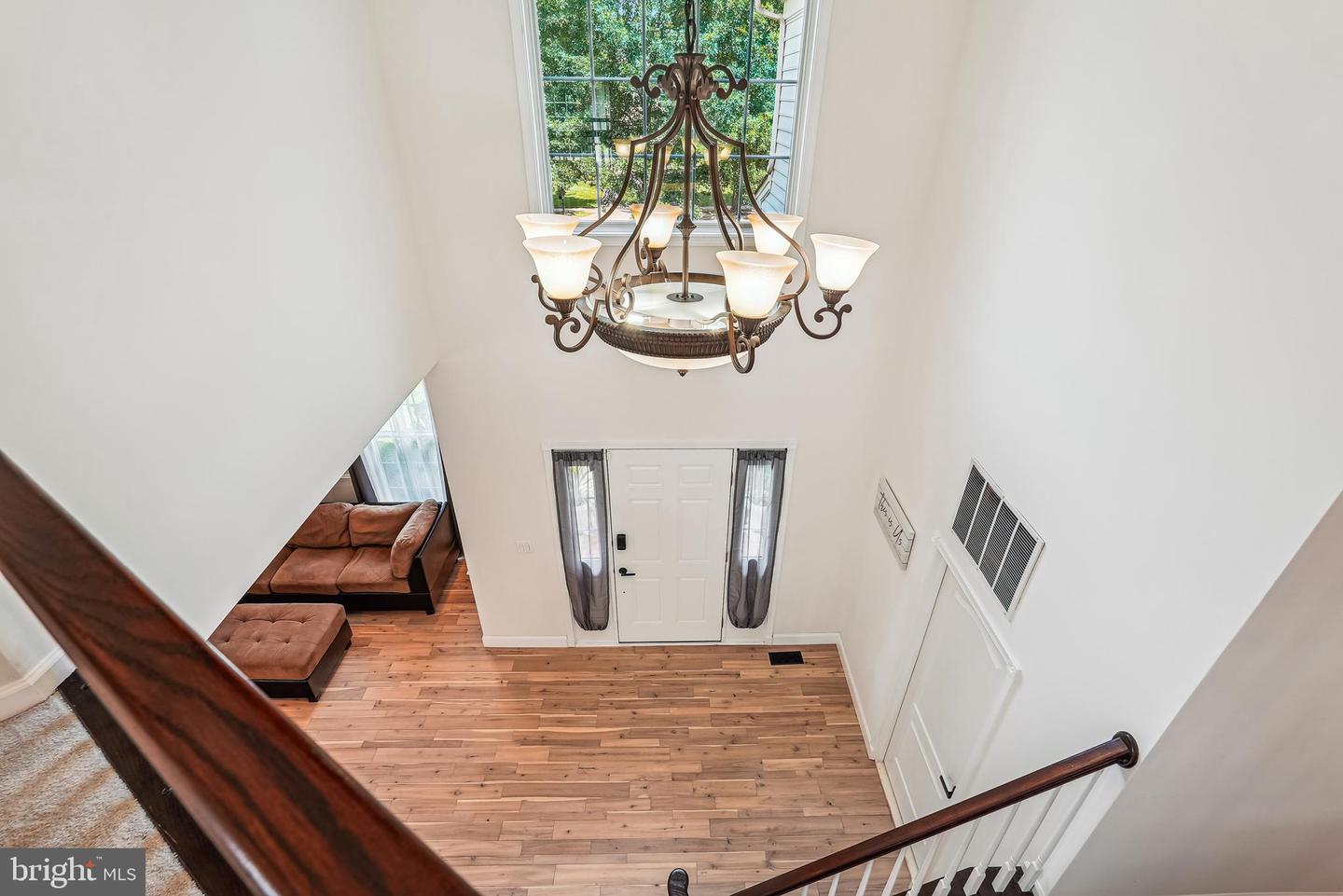 5518 HILLSMAN FARM LN, HAYMARKET, Virginia 20169, 4 Bedrooms Bedrooms, ,4 BathroomsBathrooms,Residential,For sale,5518 HILLSMAN FARM LN,VAPW2099016 MLS # VAPW2099016