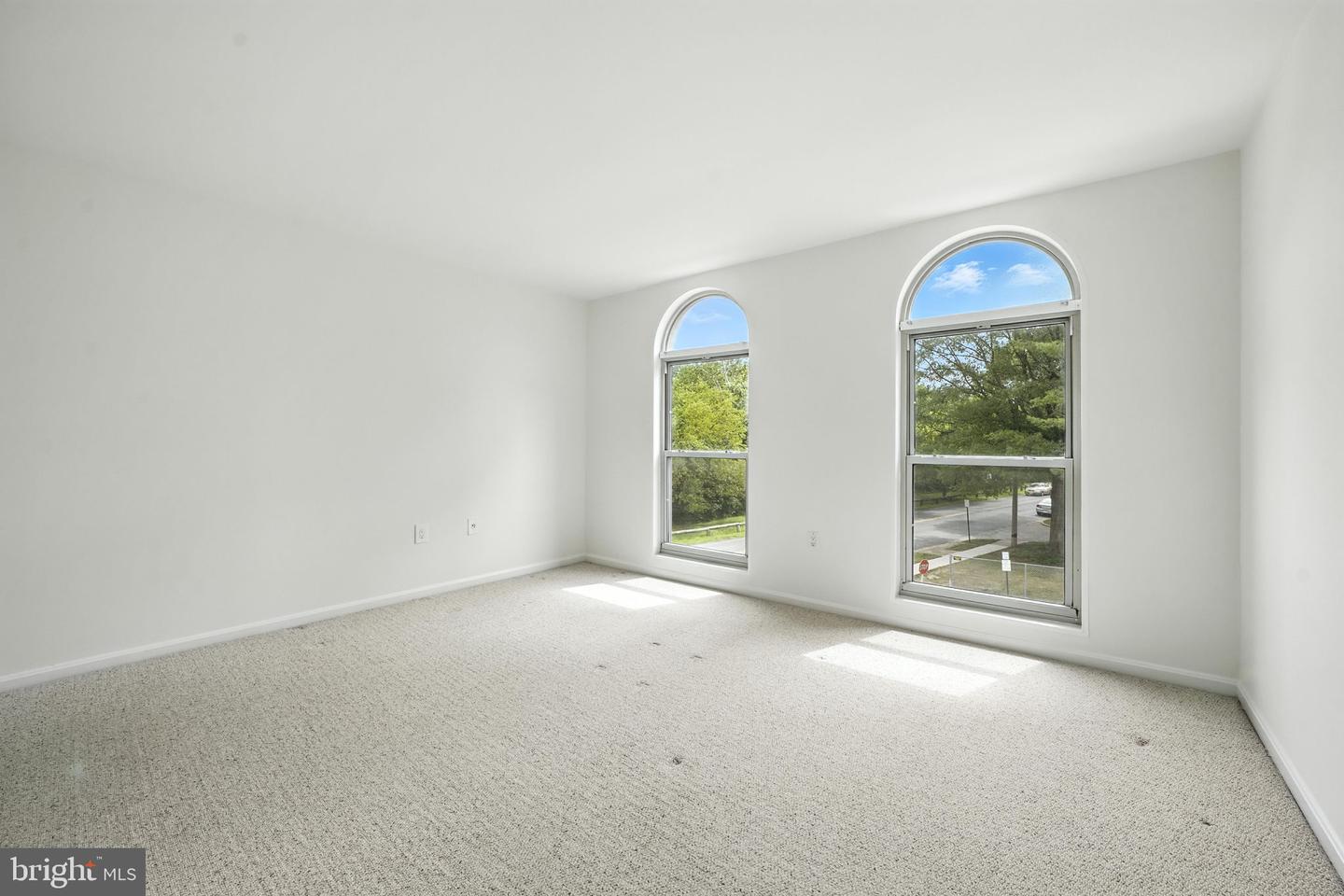 30 CANTERBURY SQ #302, ALEXANDRIA, Virginia 22304, 1 Bedroom Bedrooms, ,1 BathroomBathrooms,Residential,For sale,30 CANTERBURY SQ #302,VAAX2047372 MLS # VAAX2047372