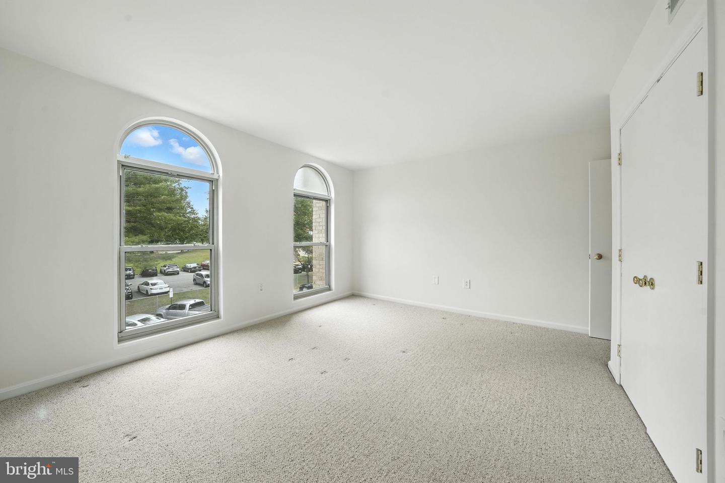 30 CANTERBURY SQ #302, ALEXANDRIA, Virginia 22304, 1 Bedroom Bedrooms, ,1 BathroomBathrooms,Residential,For sale,30 CANTERBURY SQ #302,VAAX2047372 MLS # VAAX2047372