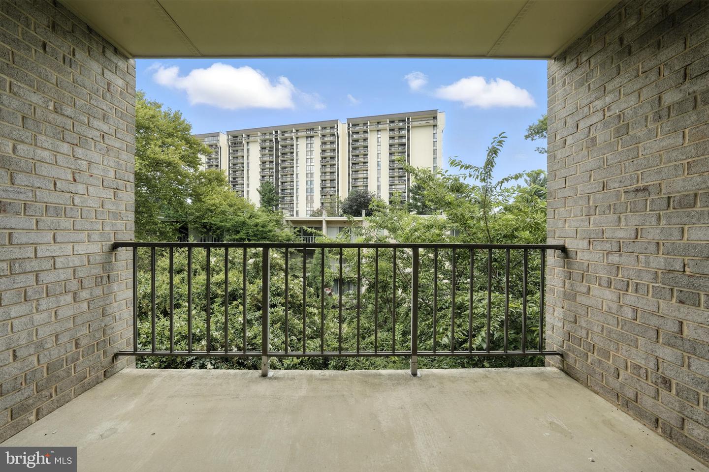 30 CANTERBURY SQ #302, ALEXANDRIA, Virginia 22304, 1 Bedroom Bedrooms, ,1 BathroomBathrooms,Residential,For sale,30 CANTERBURY SQ #302,VAAX2047372 MLS # VAAX2047372
