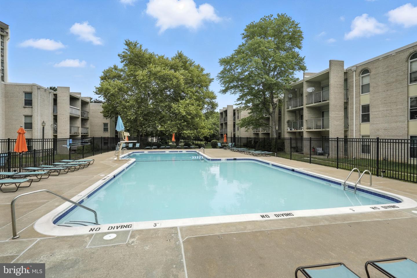 30 CANTERBURY SQ #302, ALEXANDRIA, Virginia 22304, 1 Bedroom Bedrooms, ,1 BathroomBathrooms,Residential,For sale,30 CANTERBURY SQ #302,VAAX2047372 MLS # VAAX2047372