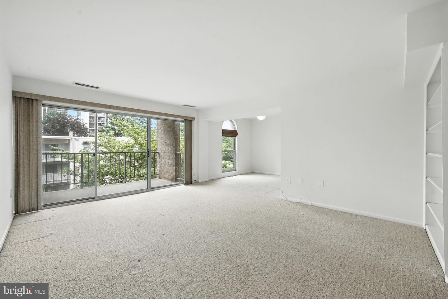 30 CANTERBURY SQ #302, ALEXANDRIA, Virginia 22304, 1 Bedroom Bedrooms, ,1 BathroomBathrooms,Residential,For sale,30 CANTERBURY SQ #302,VAAX2047372 MLS # VAAX2047372