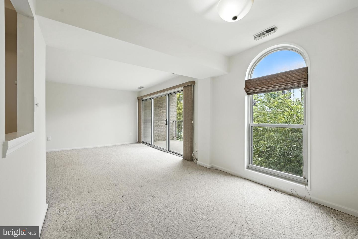 30 CANTERBURY SQ #302, ALEXANDRIA, Virginia 22304, 1 Bedroom Bedrooms, ,1 BathroomBathrooms,Residential,For sale,30 CANTERBURY SQ #302,VAAX2047372 MLS # VAAX2047372