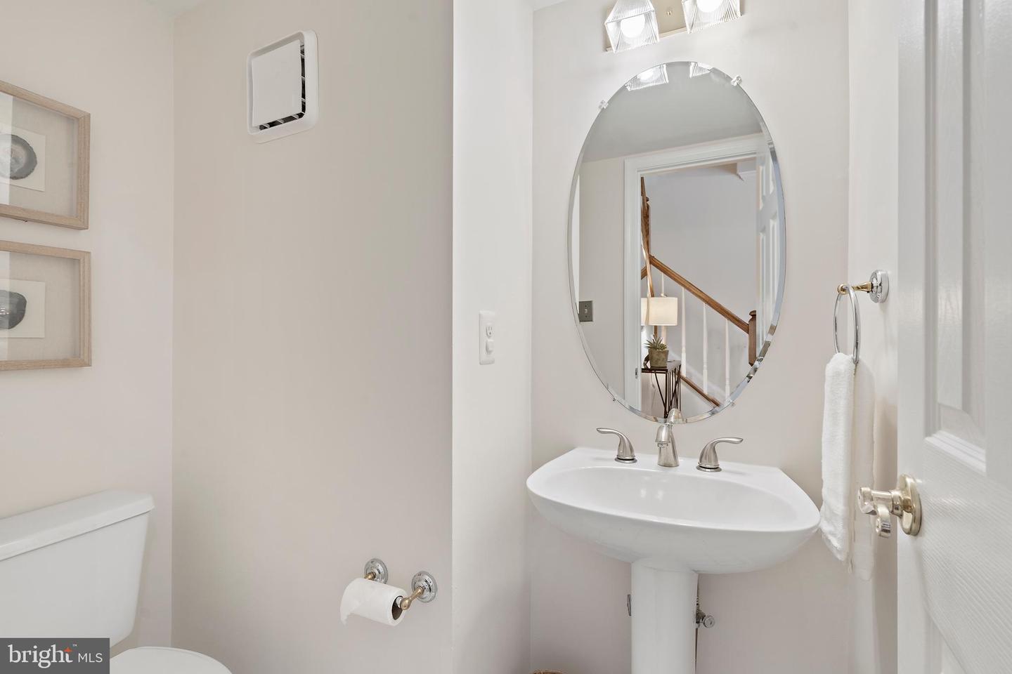 6609 DUNWICH WAY, ALEXANDRIA, Virginia 22315, 3 Bedrooms Bedrooms, ,3 BathroomsBathrooms,Residential,For sale,6609 DUNWICH WAY,VAFX2254982 MLS # VAFX2254982