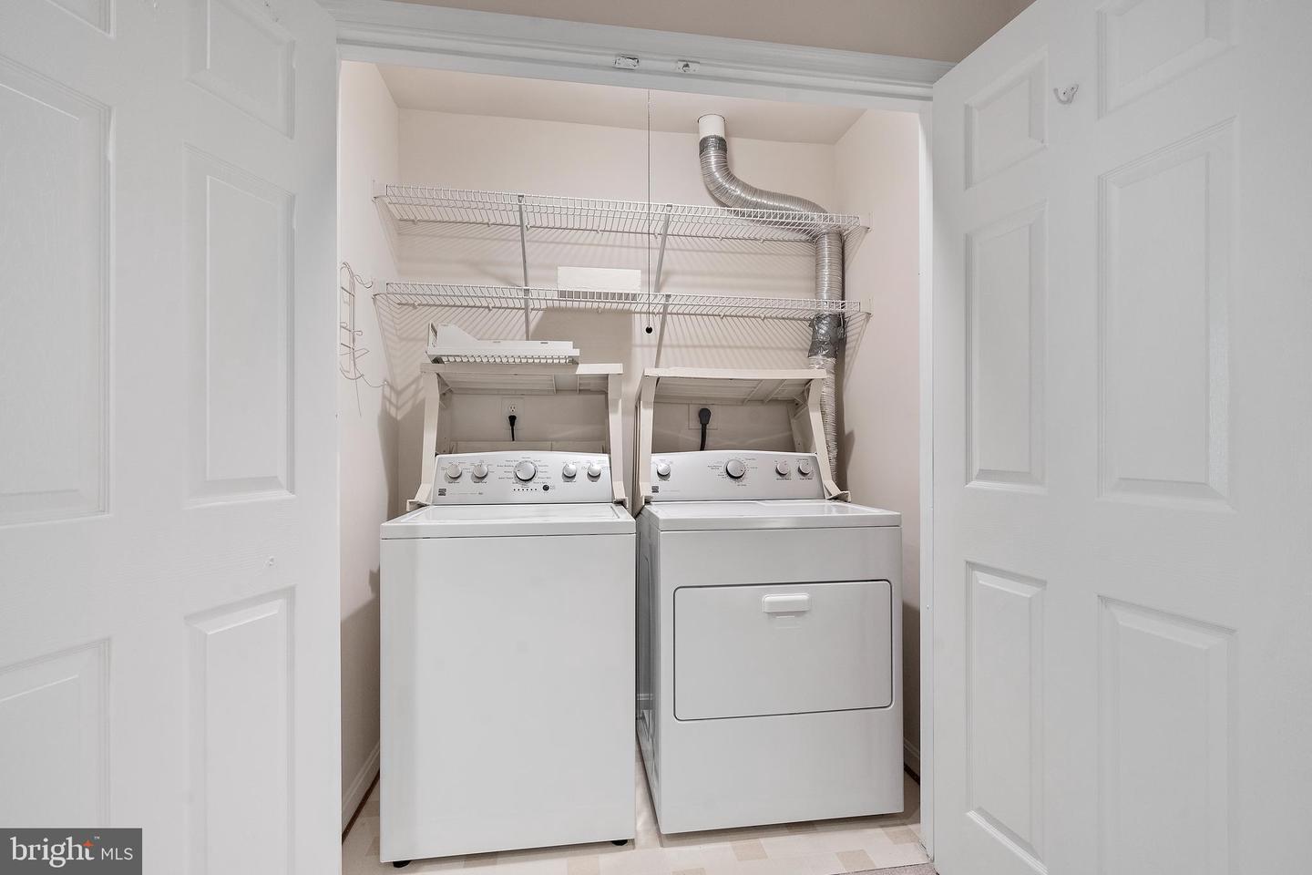 6609 DUNWICH WAY, ALEXANDRIA, Virginia 22315, 3 Bedrooms Bedrooms, ,3 BathroomsBathrooms,Residential,For sale,6609 DUNWICH WAY,VAFX2254982 MLS # VAFX2254982
