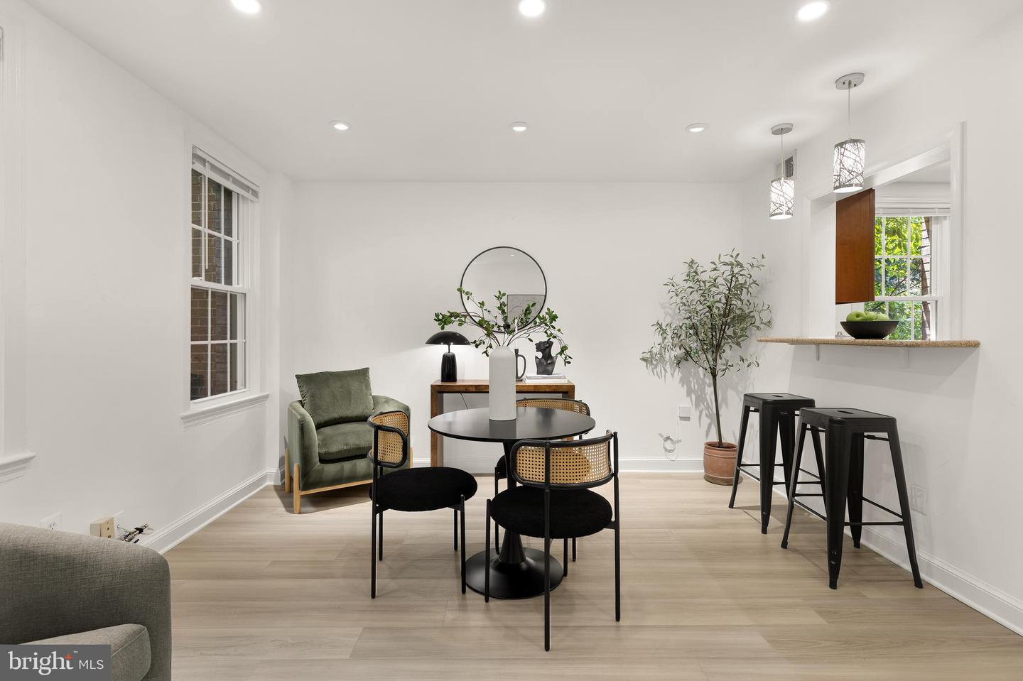 2723 ORDWAY ST NW #2, WASHINGTON, District Of Columbia 20008, 1 Bedroom Bedrooms, 3 Rooms Rooms,1 BathroomBathrooms,Residential,For sale,2723 ORDWAY ST NW #2,DCDC2209902 MLS # DCDC2209902