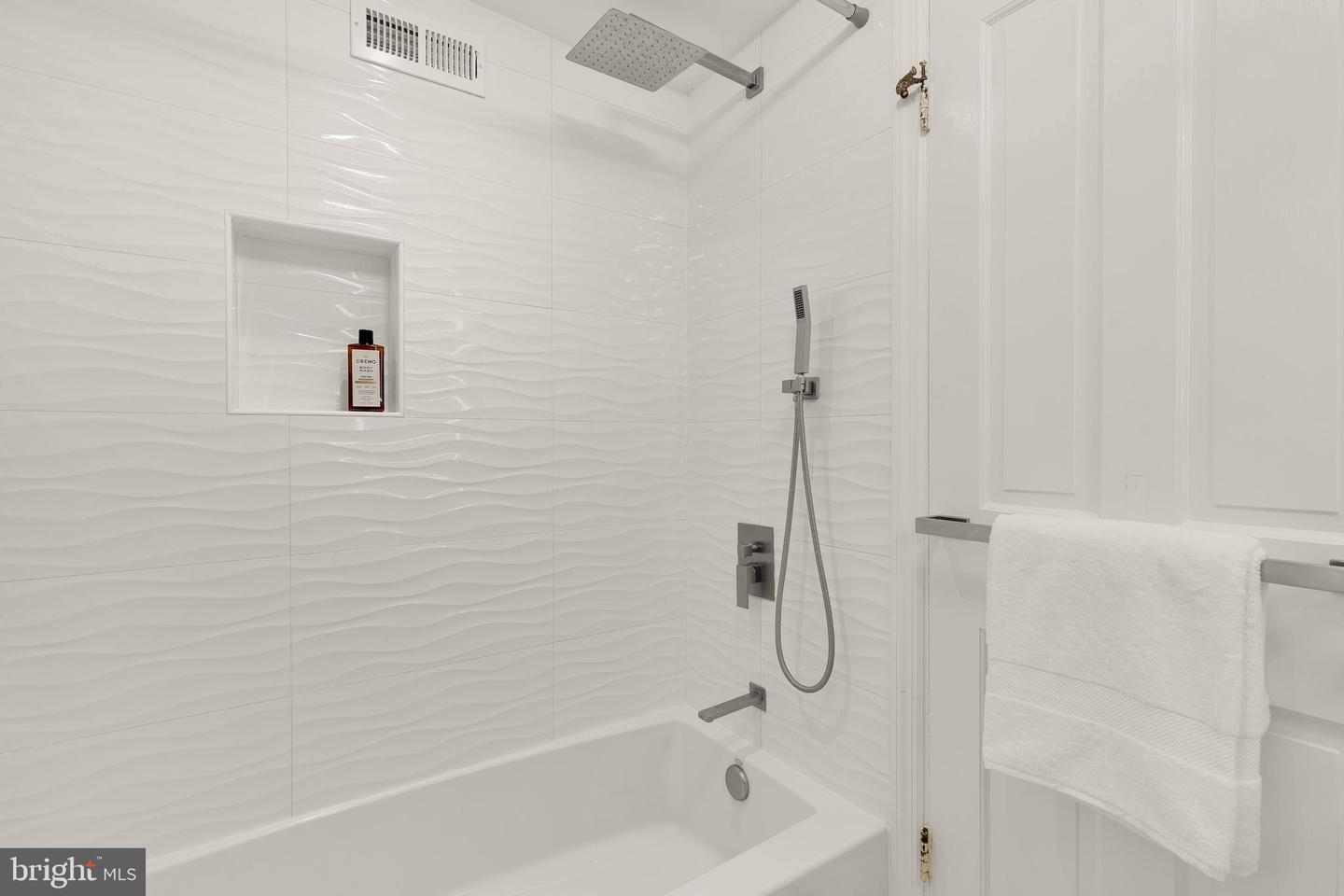 2723 ORDWAY ST NW #2, WASHINGTON, District Of Columbia 20008, 1 Bedroom Bedrooms, 3 Rooms Rooms,1 BathroomBathrooms,Residential,For sale,2723 ORDWAY ST NW #2,DCDC2209902 MLS # DCDC2209902