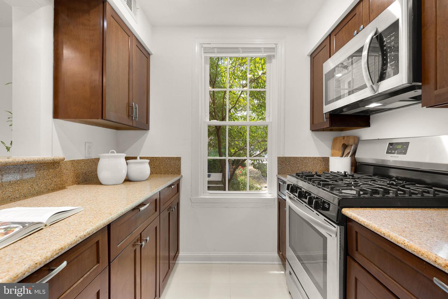 2723 ORDWAY ST NW #2, WASHINGTON, District Of Columbia 20008, 1 Bedroom Bedrooms, 3 Rooms Rooms,1 BathroomBathrooms,Residential,For sale,2723 ORDWAY ST NW #2,DCDC2209902 MLS # DCDC2209902