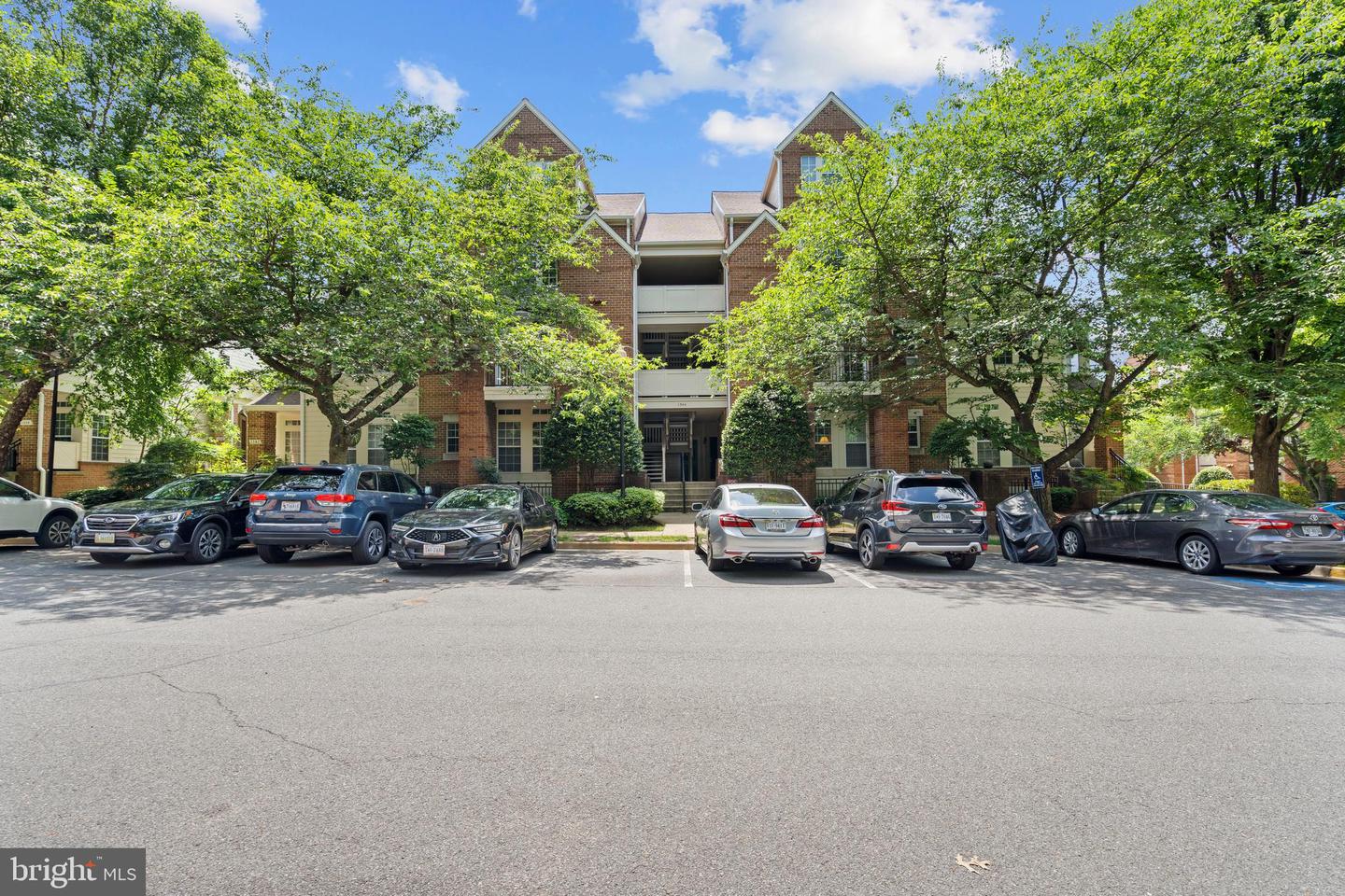 1344-C GARDEN WALL CIR #510, RESTON, Virginia 20194, 2 Bedrooms Bedrooms, ,2 BathroomsBathrooms,Residential,For sale,1344-C GARDEN WALL CIR #510,VAFX2254986 MLS # VAFX2254986
